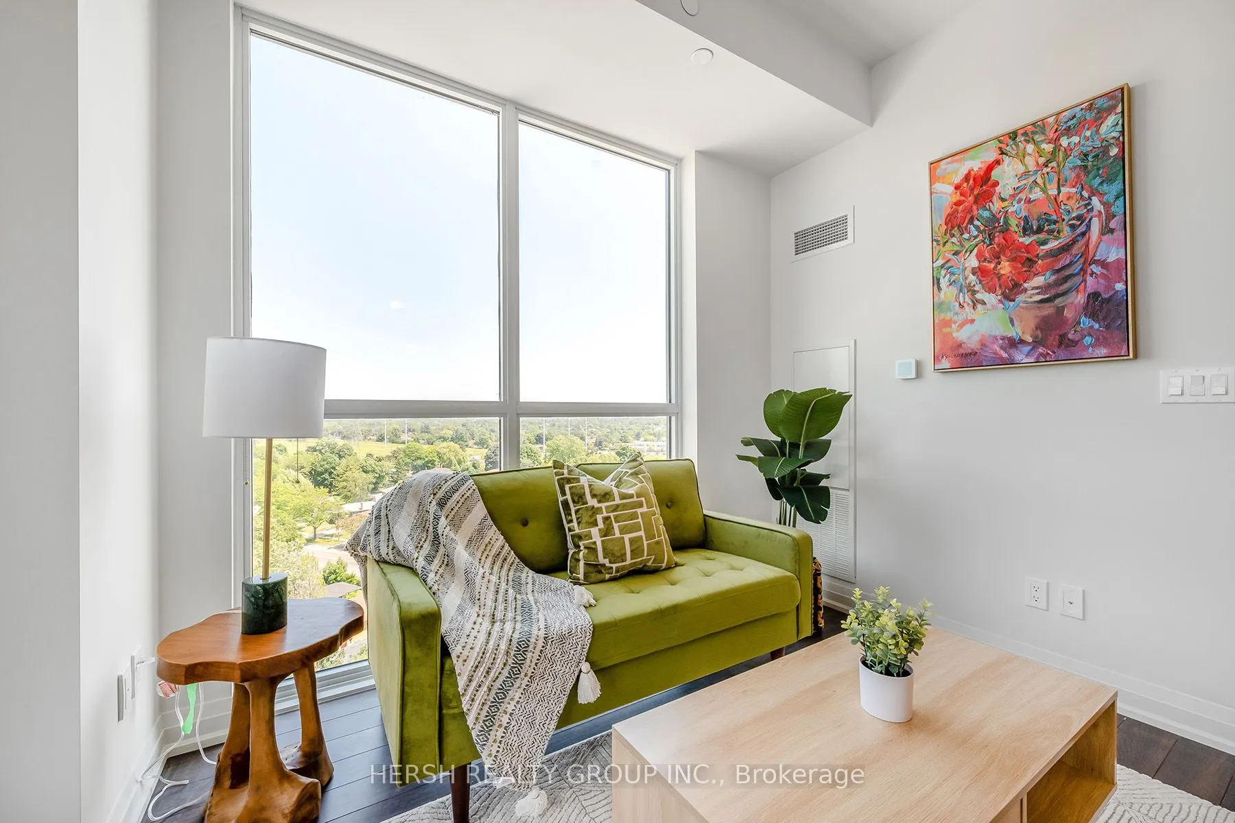 10 Meadowglen Place, #206