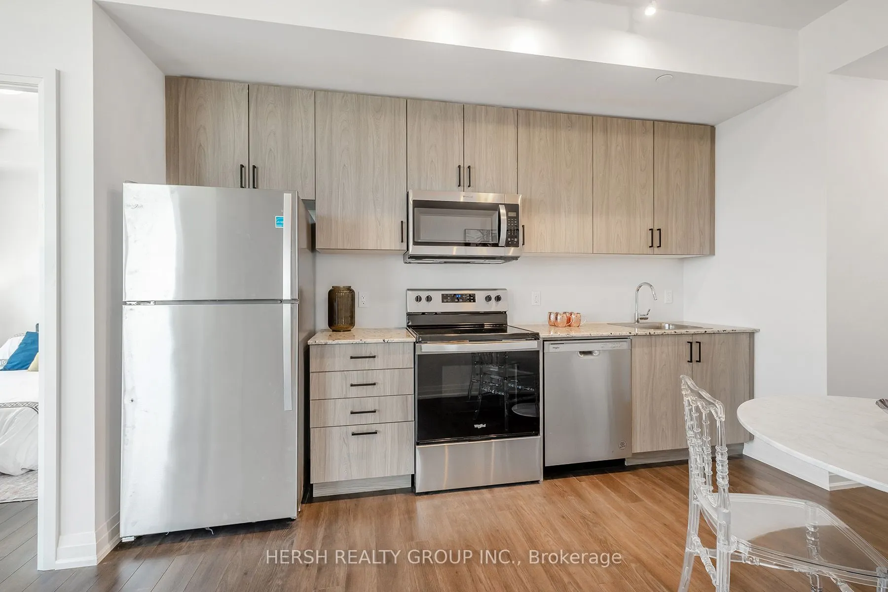 10 Meadowglen Place, #206