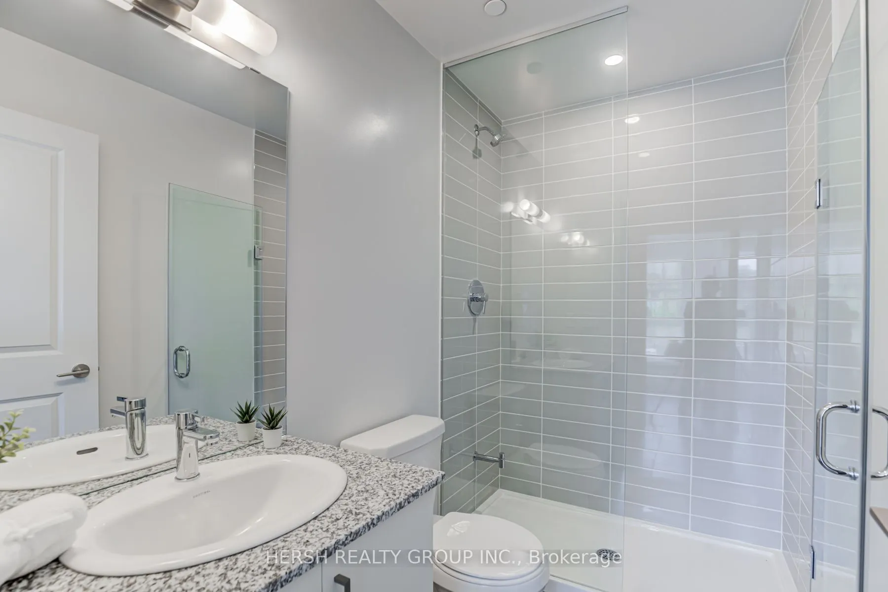 10 Meadowglen Place, #106