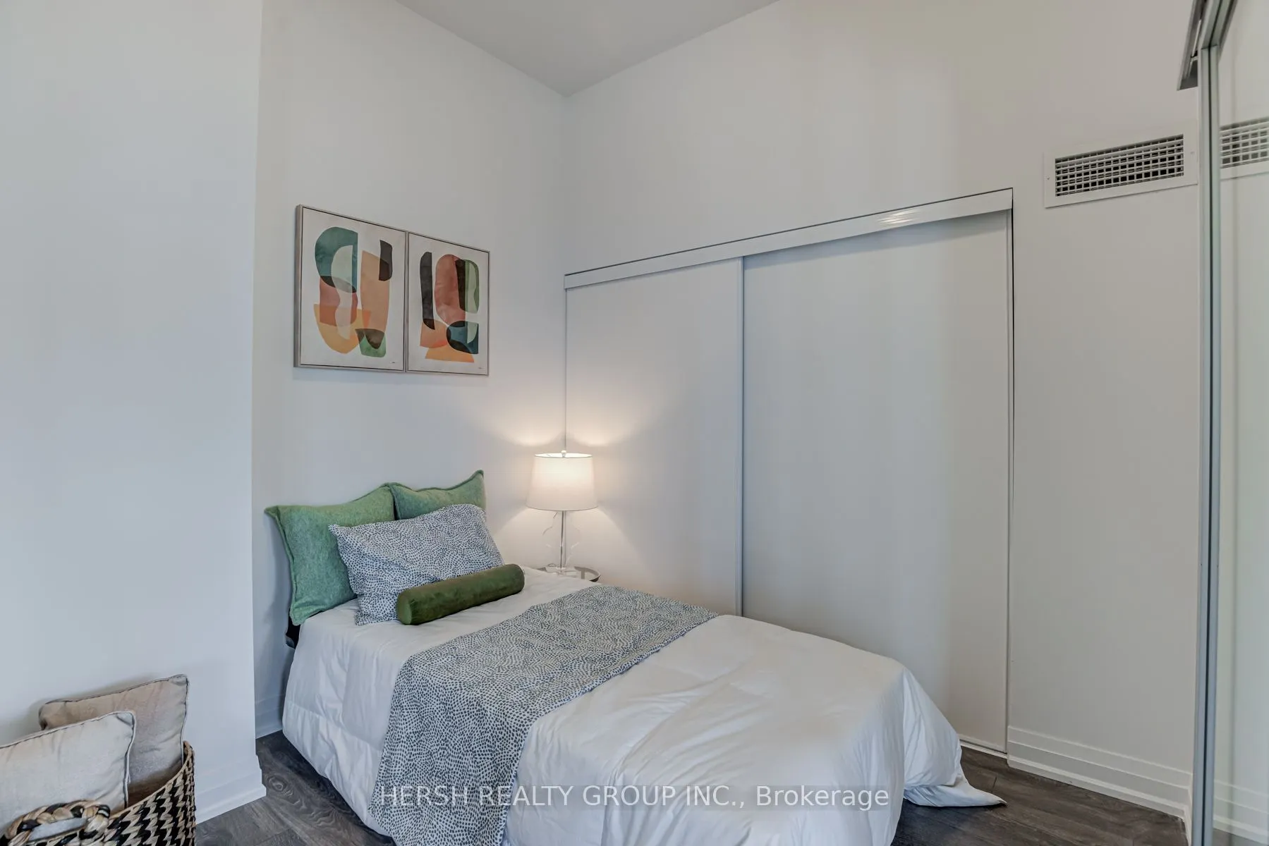 10 Meadowglen Place, #106
