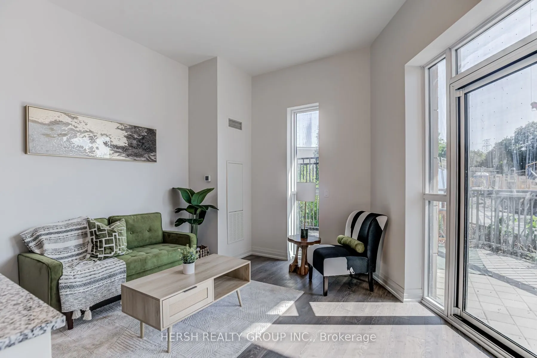 10 Meadowglen Place, #106