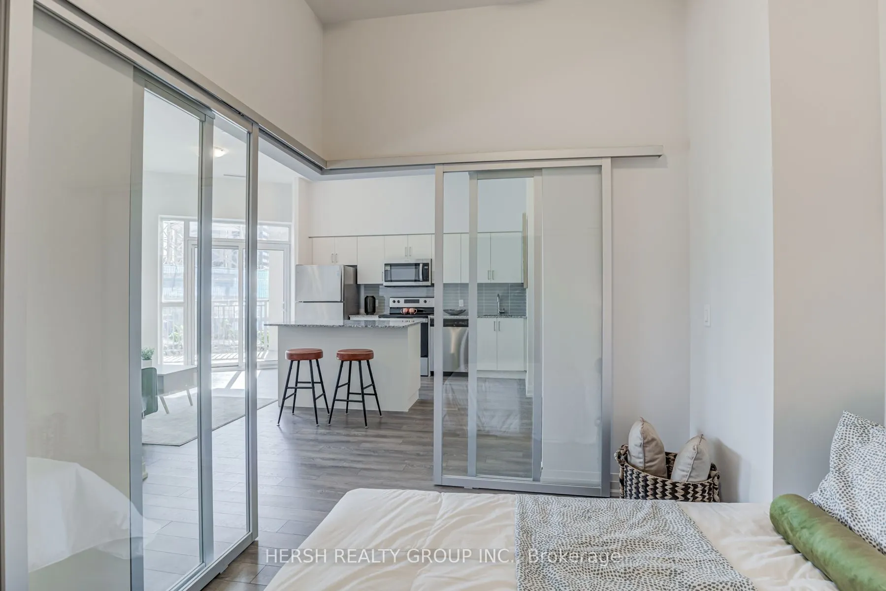 10 Meadowglen Place, #106