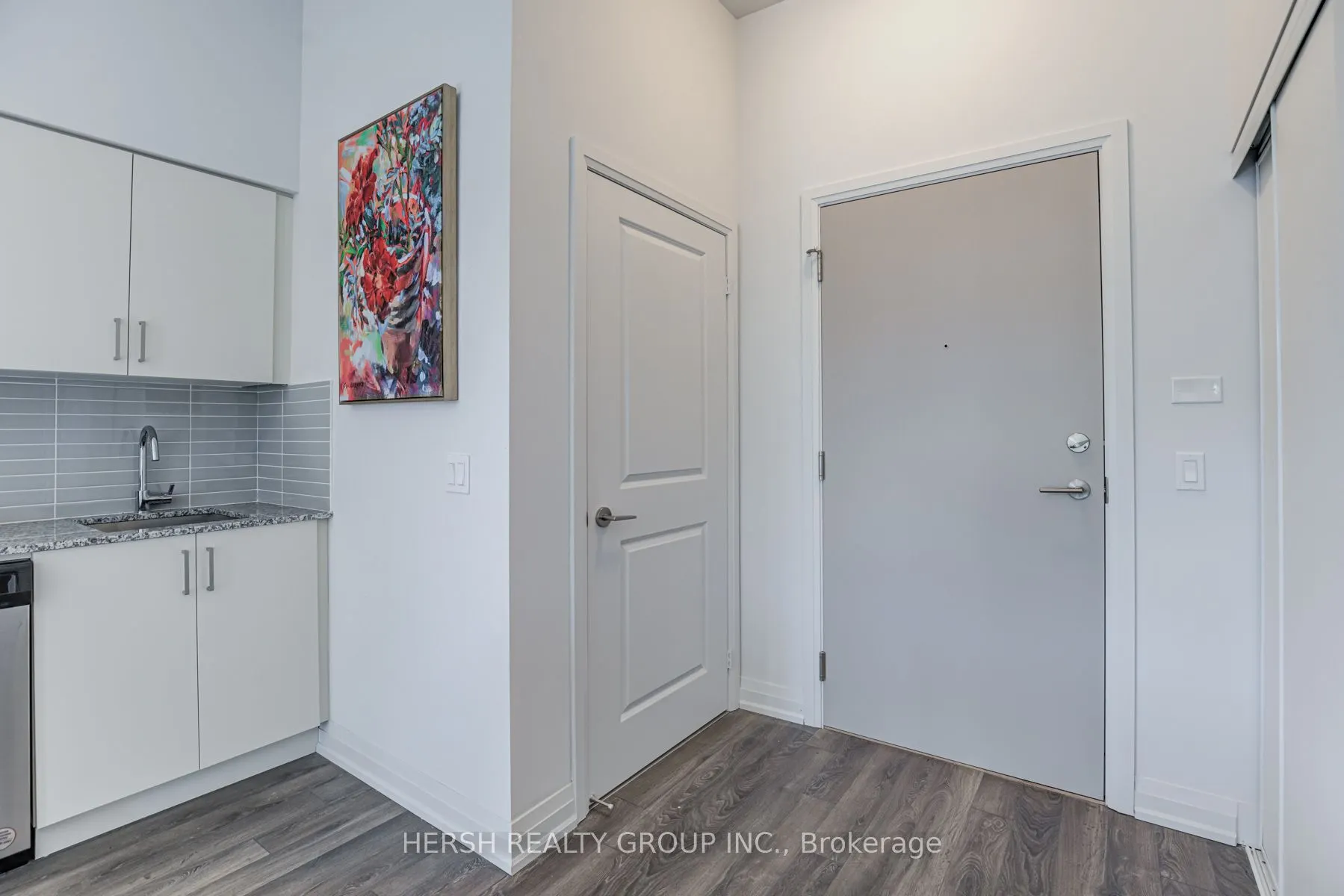 10 Meadowglen Place, #106