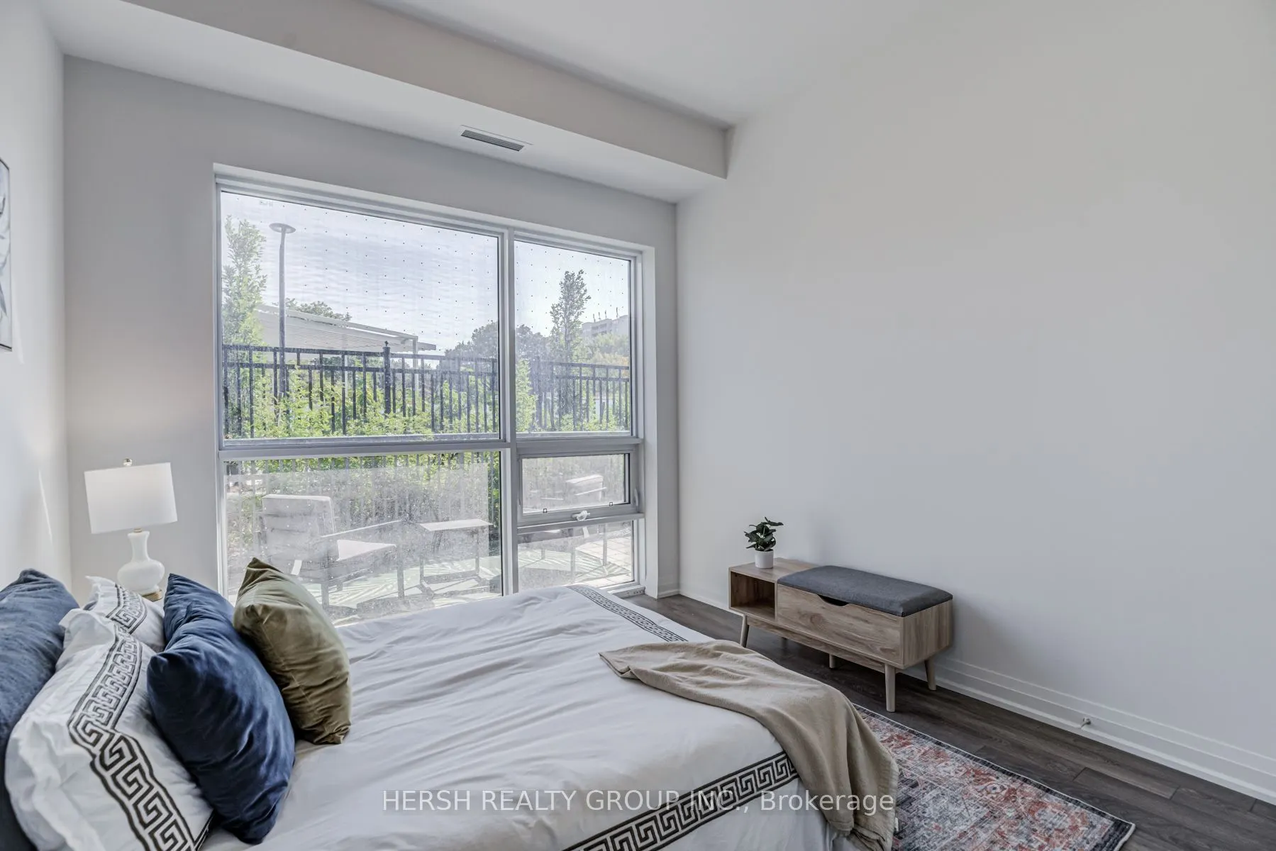 10 Meadowglen Place, #106
