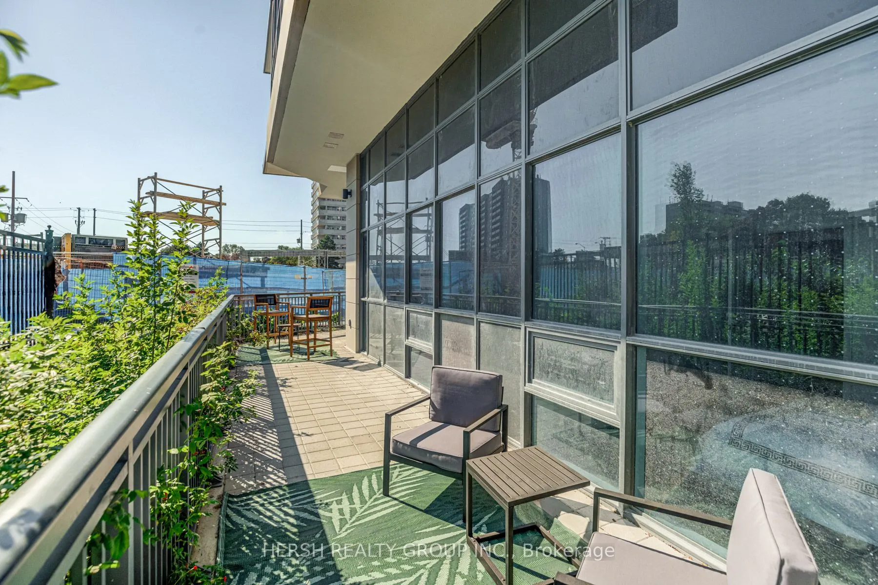 10 Meadowglen Place, #106