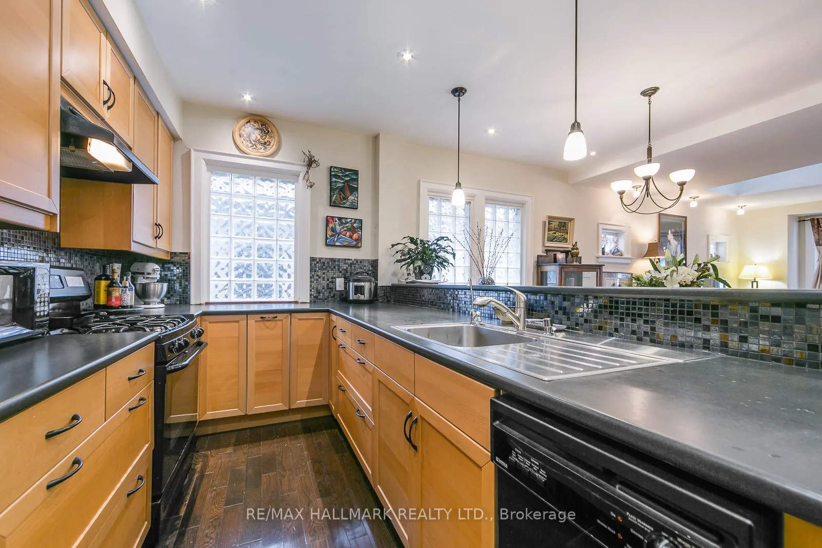 33 Wineva Avenue, #Upper