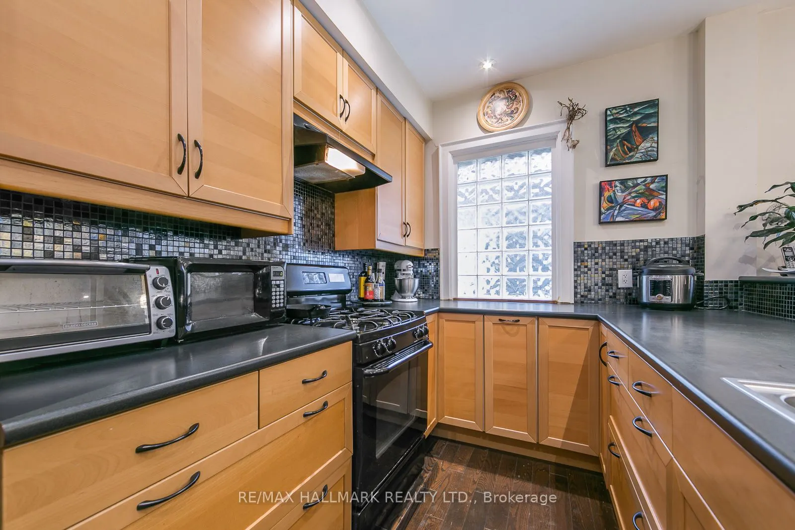 33 Wineva Avenue, #Upper