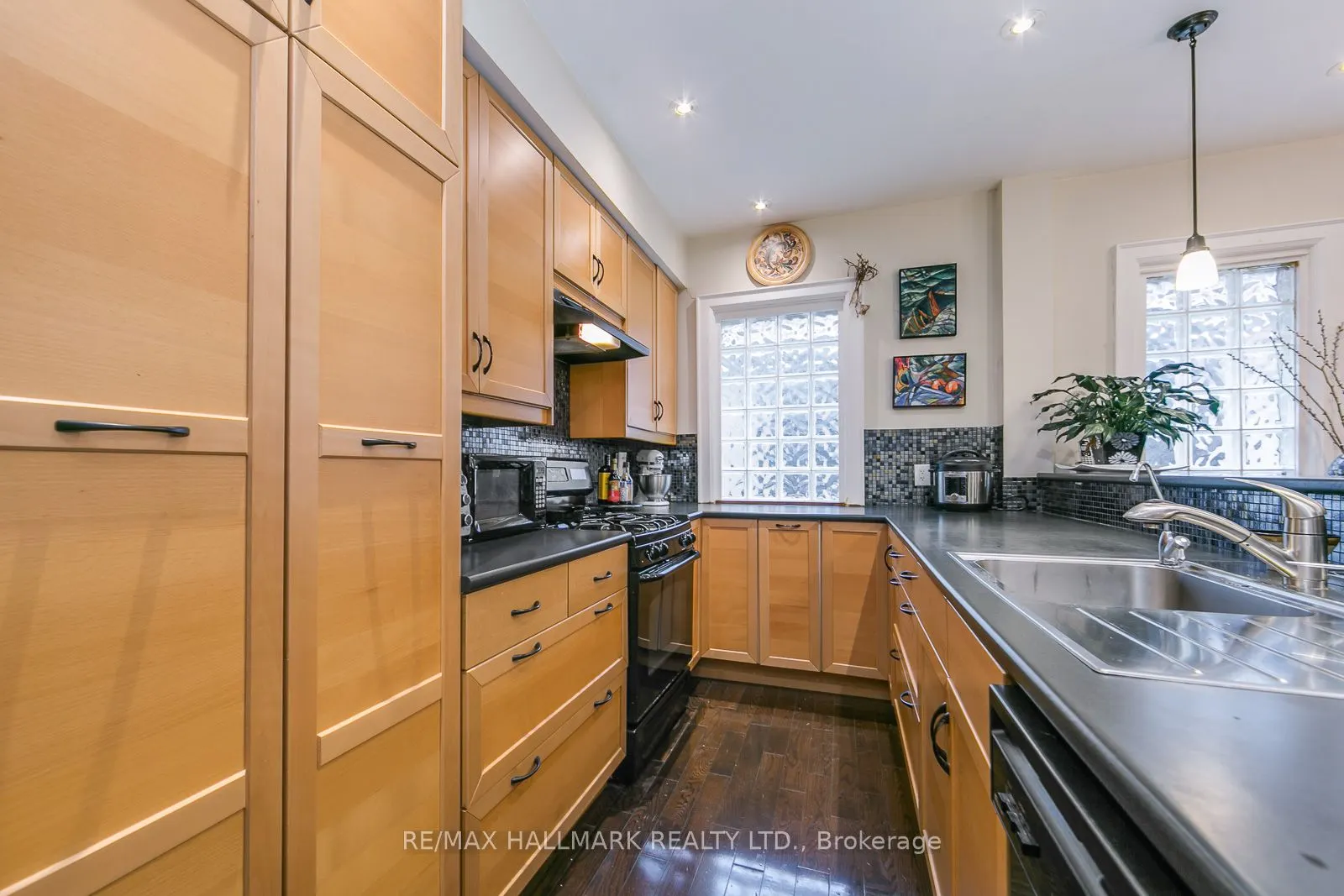 33 Wineva Avenue, #Upper
