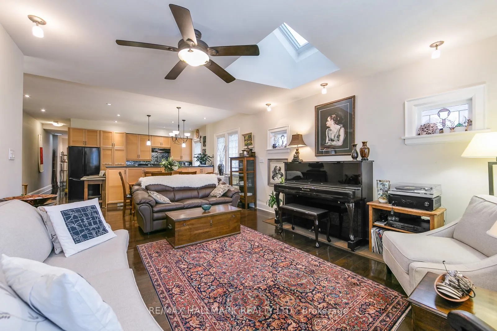 33 Wineva Avenue, #Upper