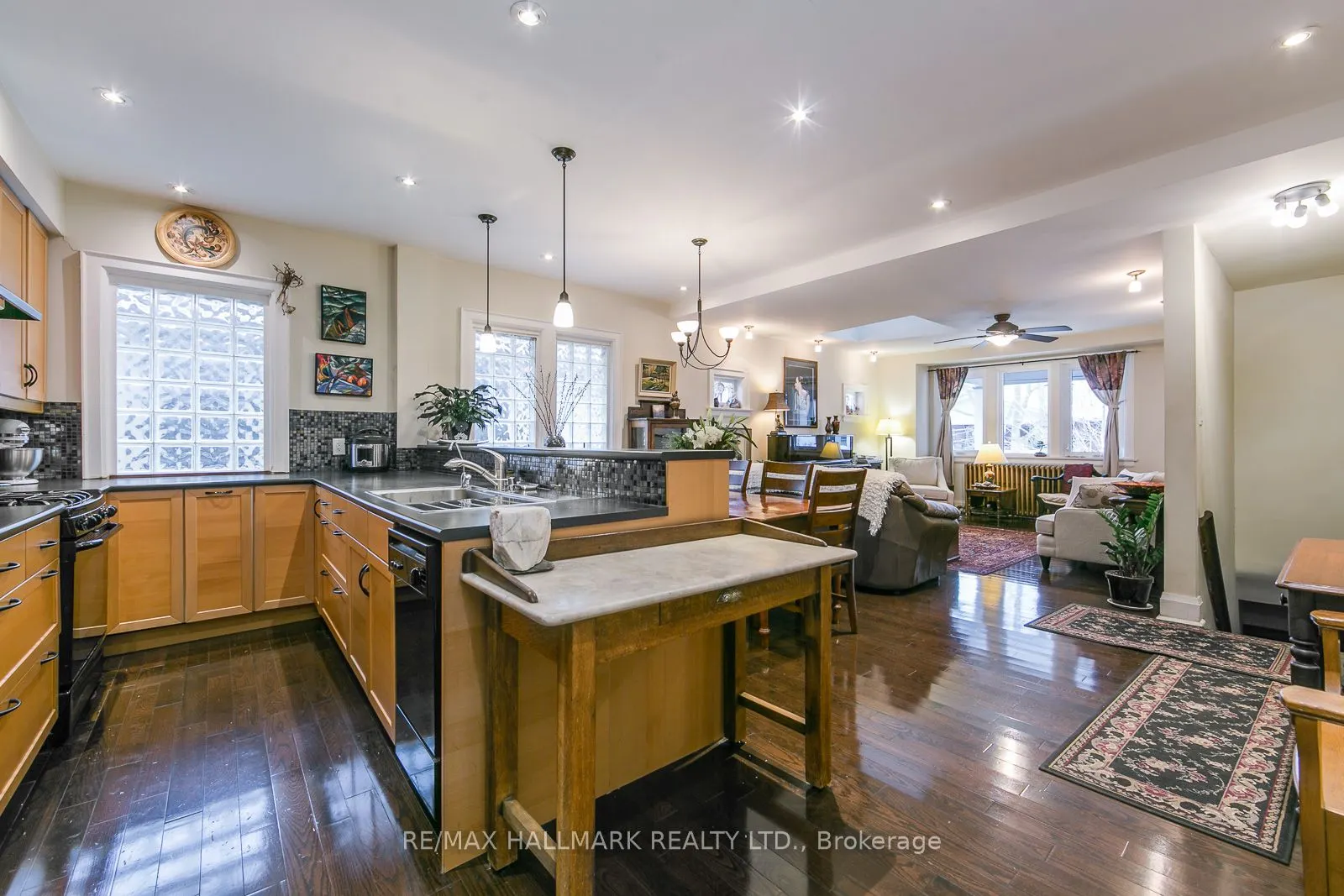 33 Wineva Avenue, #Upper