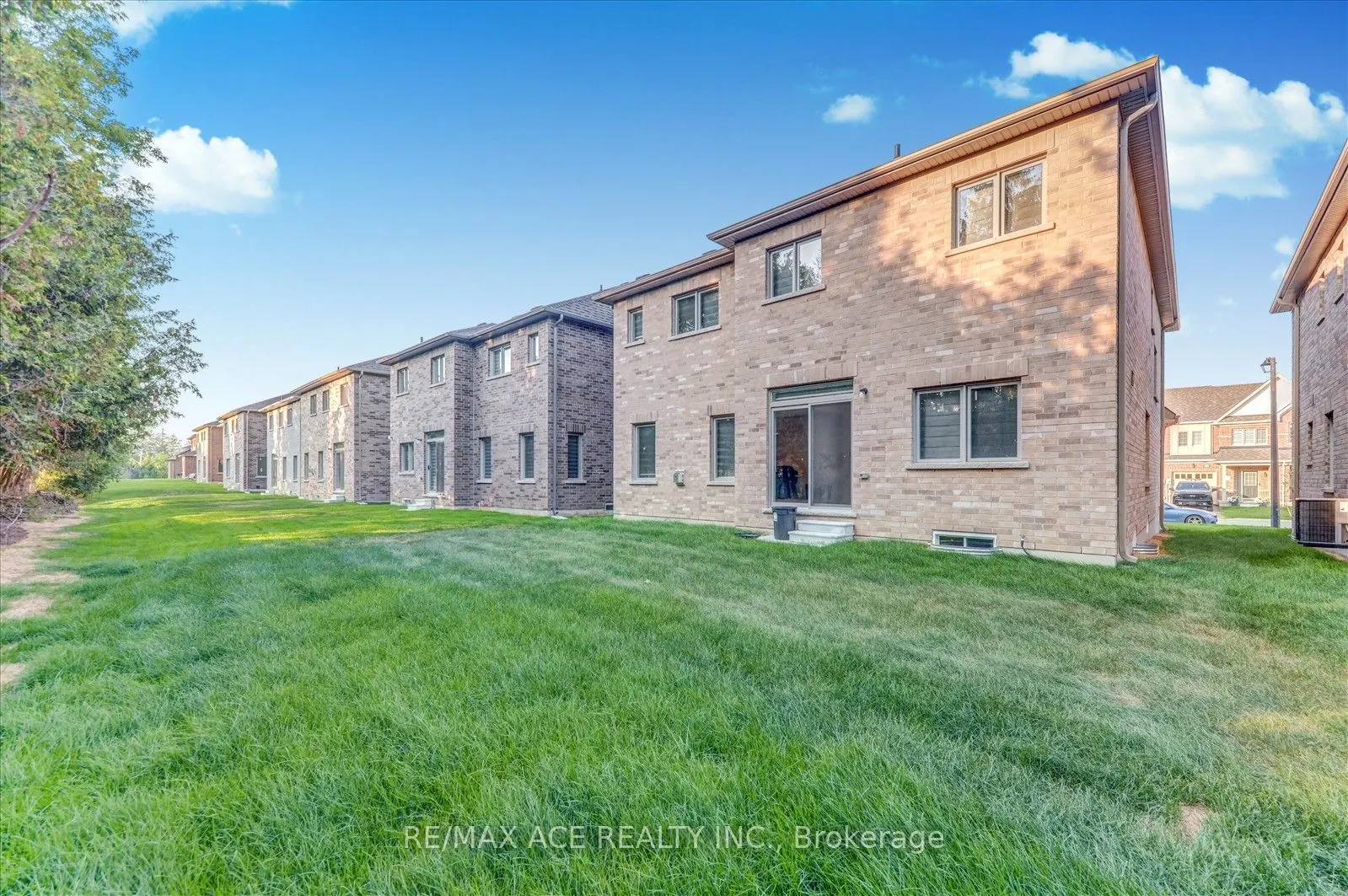118 North Garden Boulevard