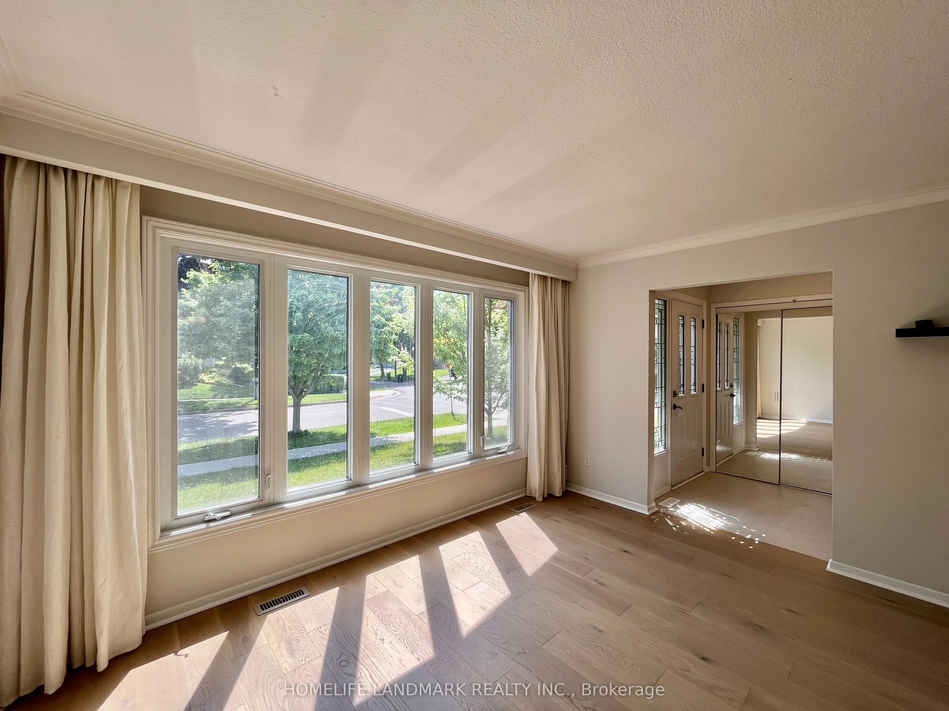 2 Chapais Crescent
