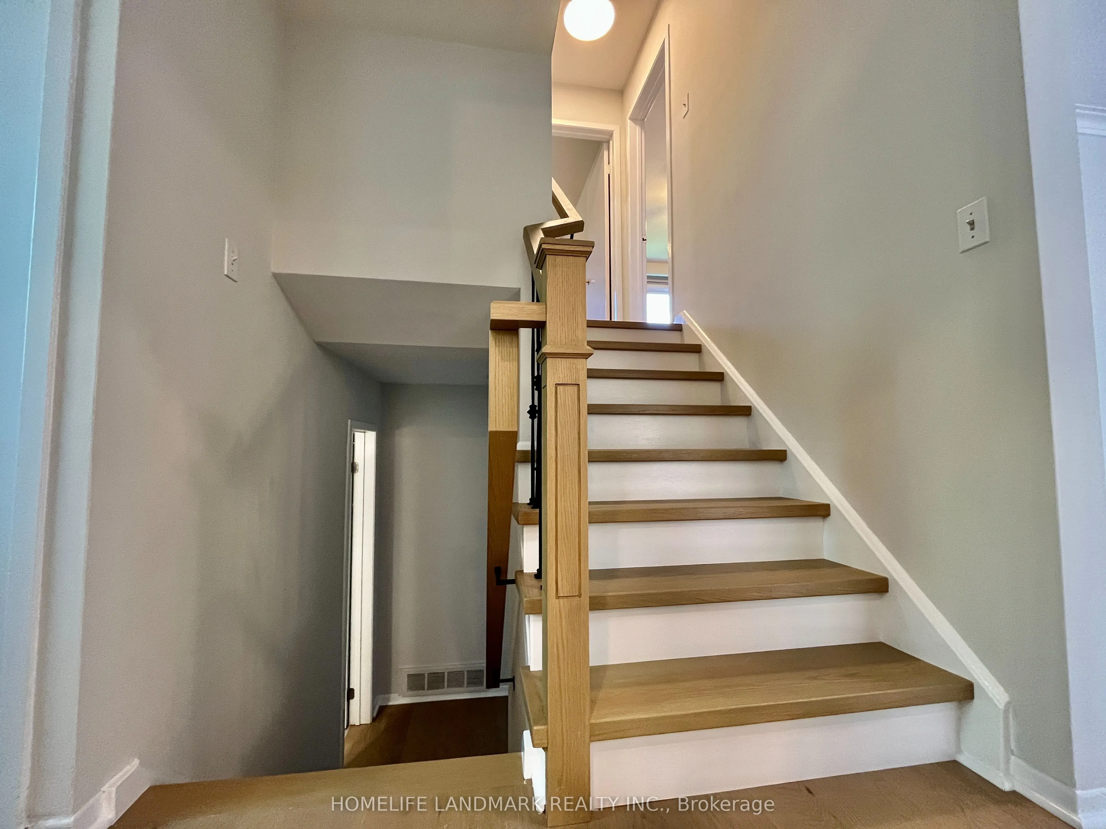 2 Chapais Crescent