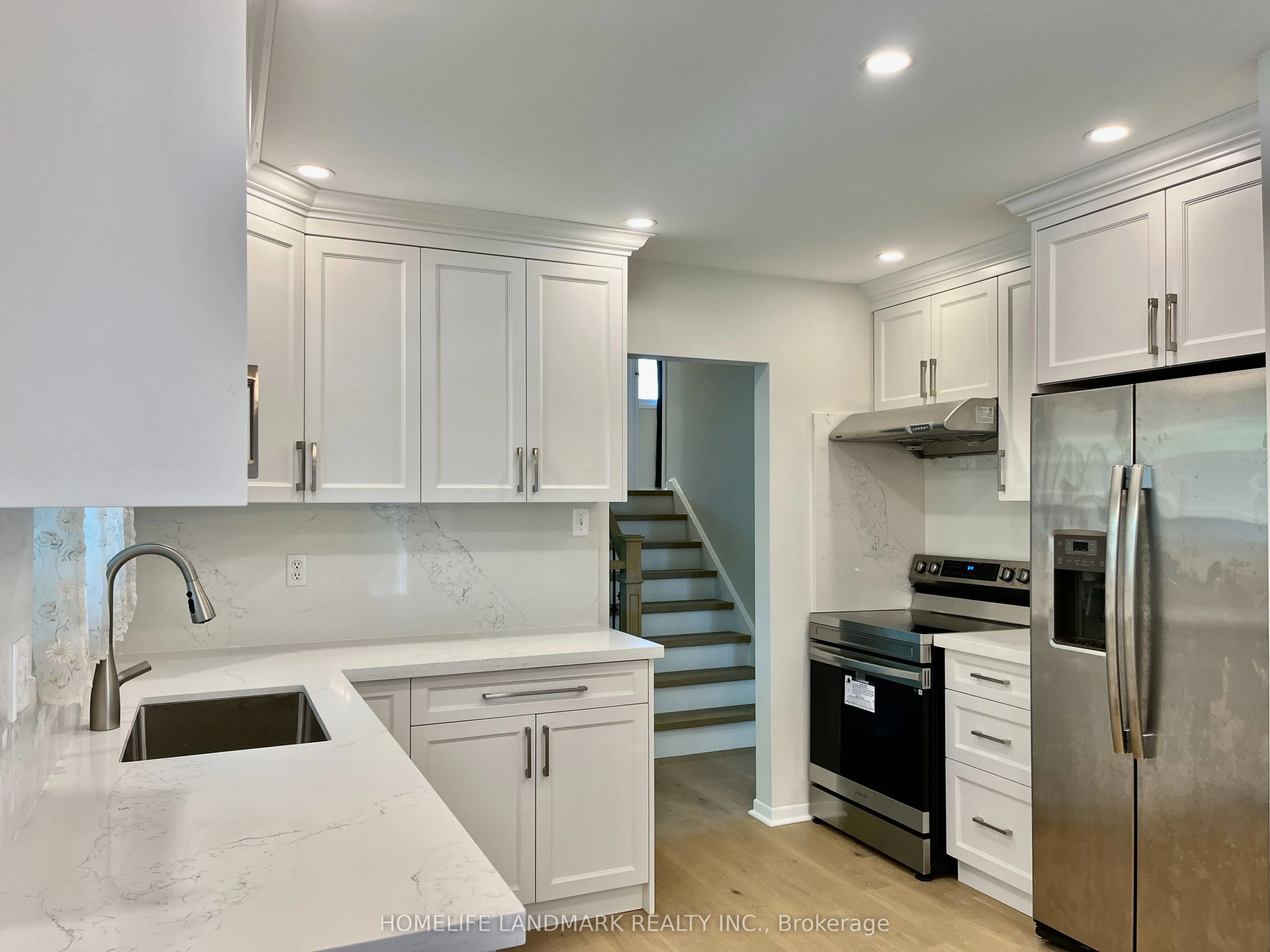 2 Chapais Crescent
