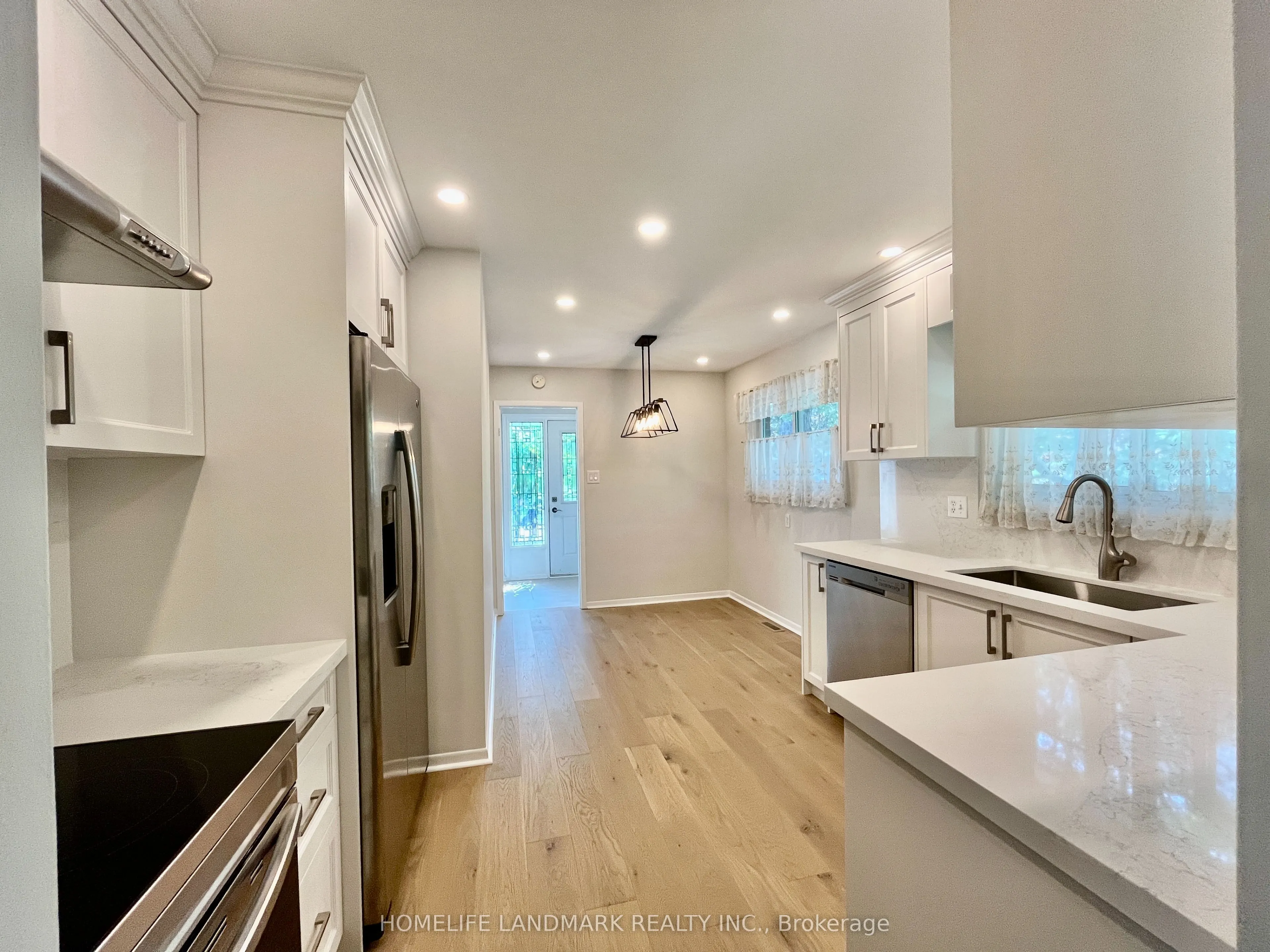2 Chapais Crescent