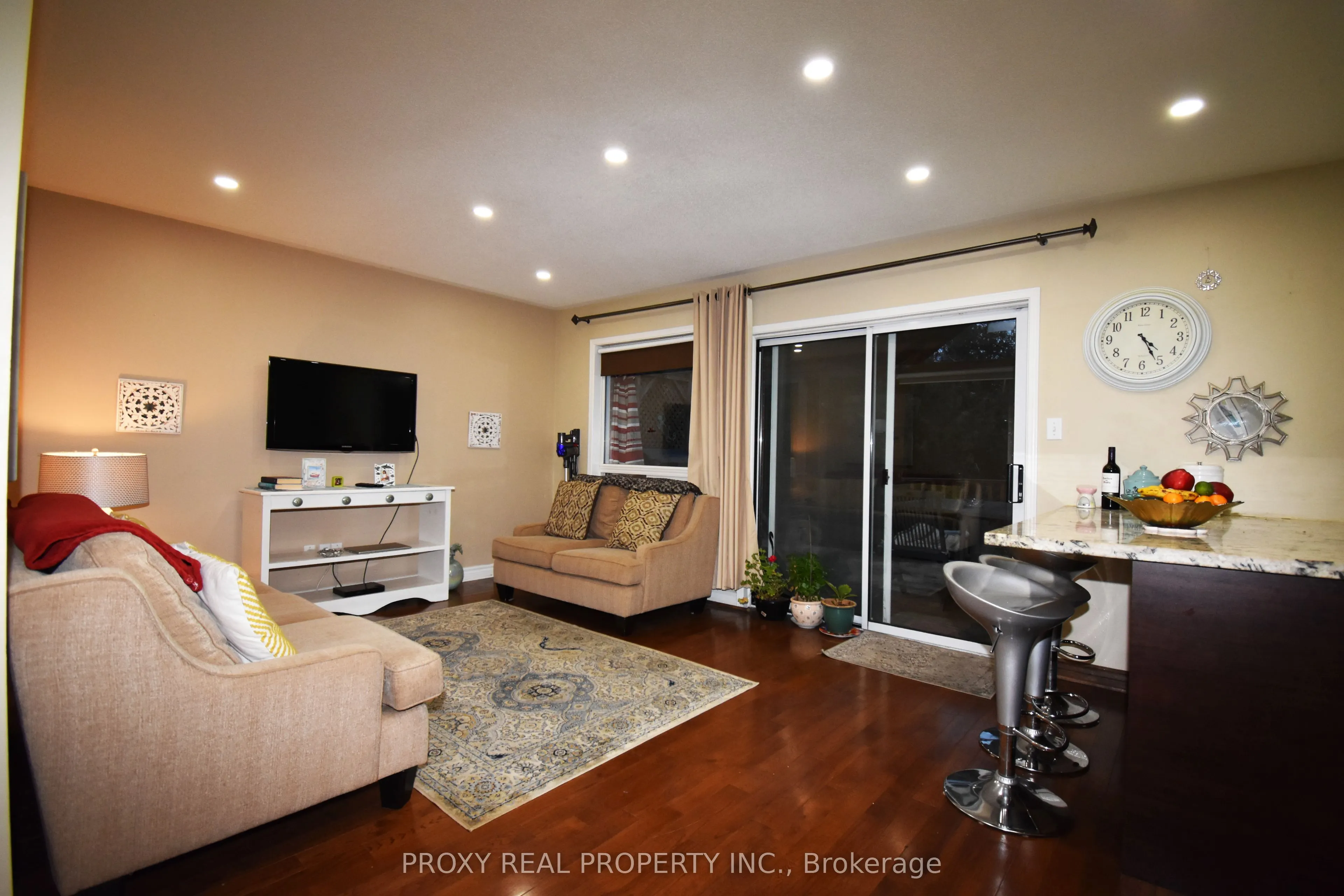 2360 Clearside Court
