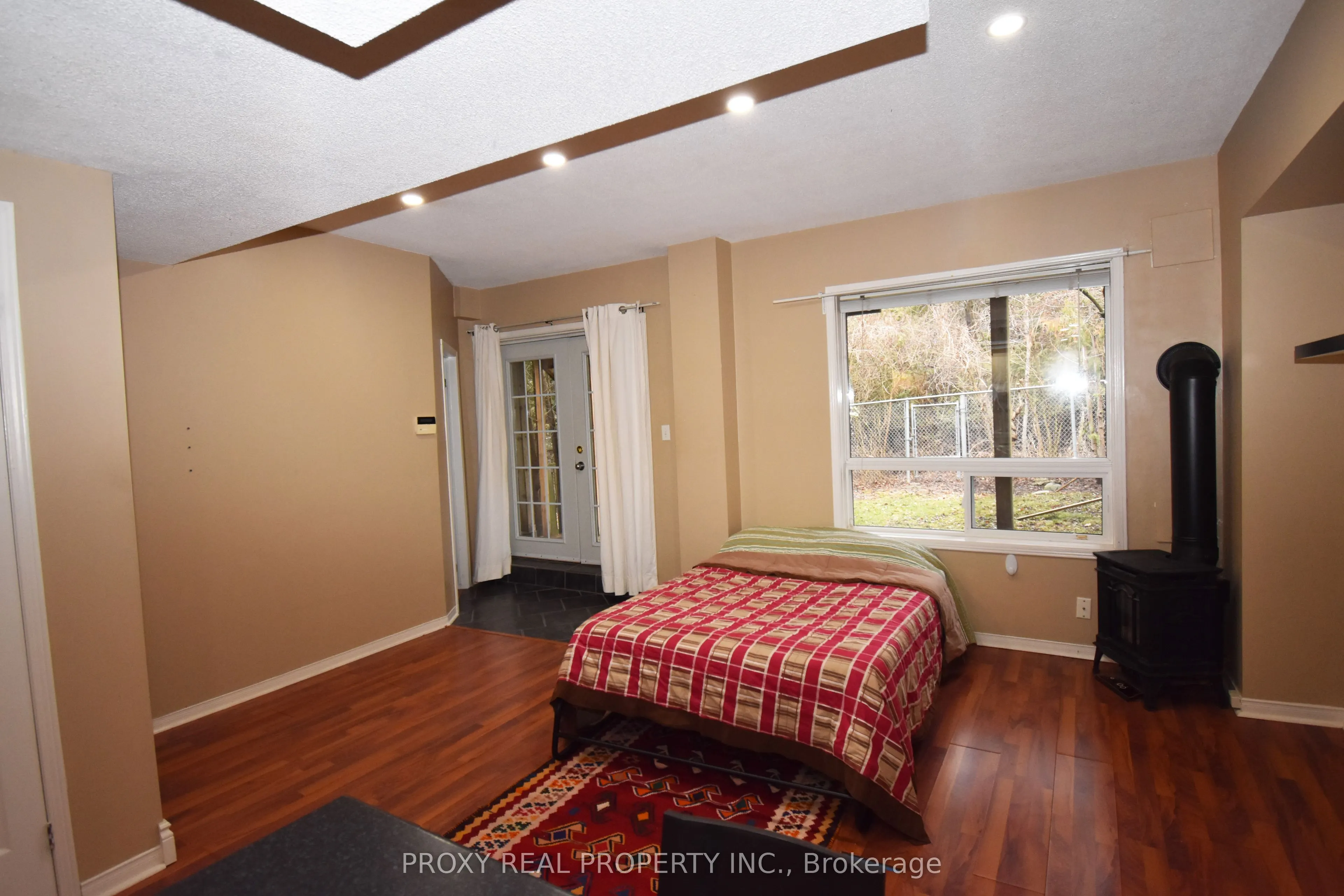 2360 Clearside Court