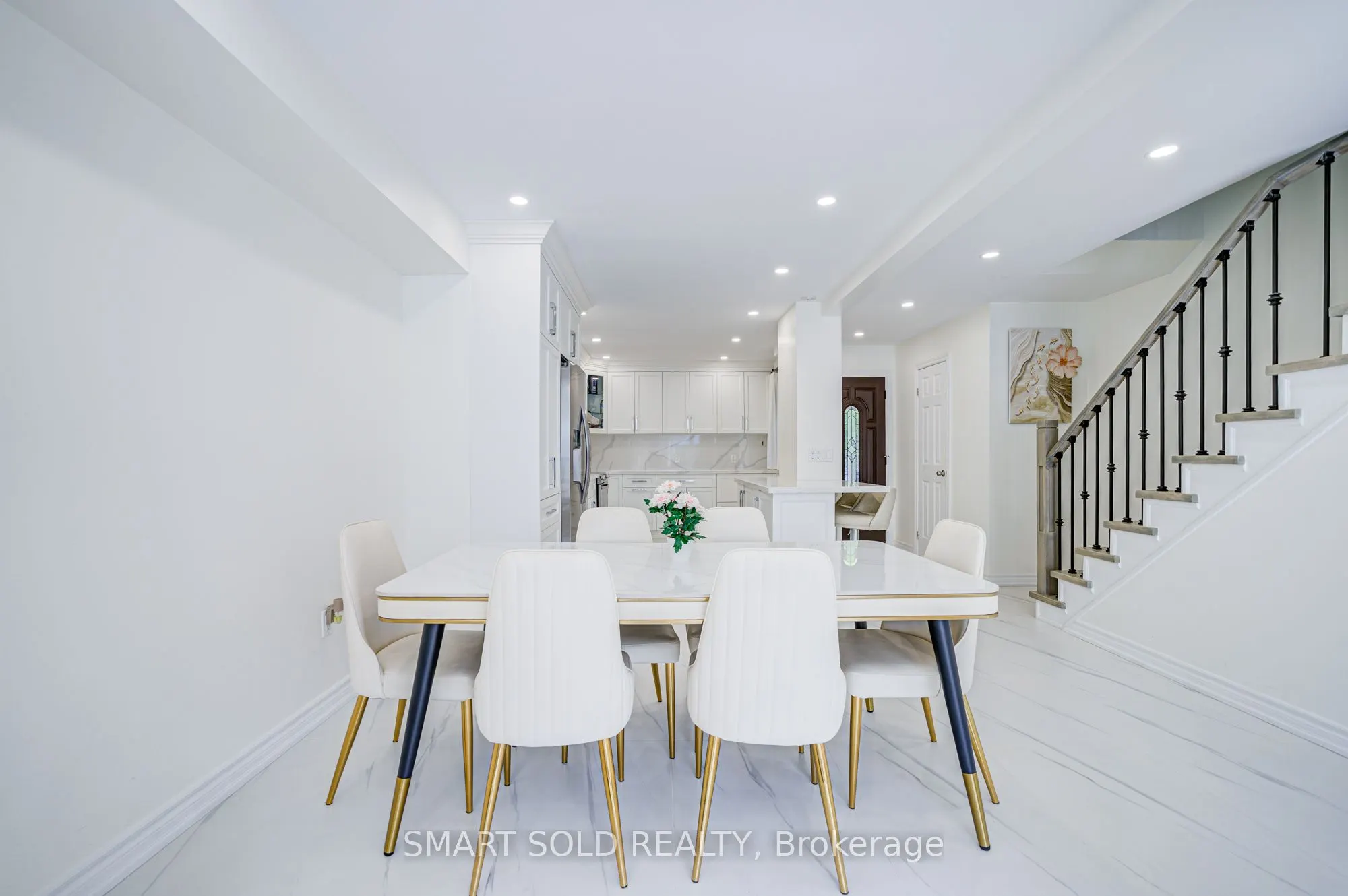 81 Rakewood Crescent