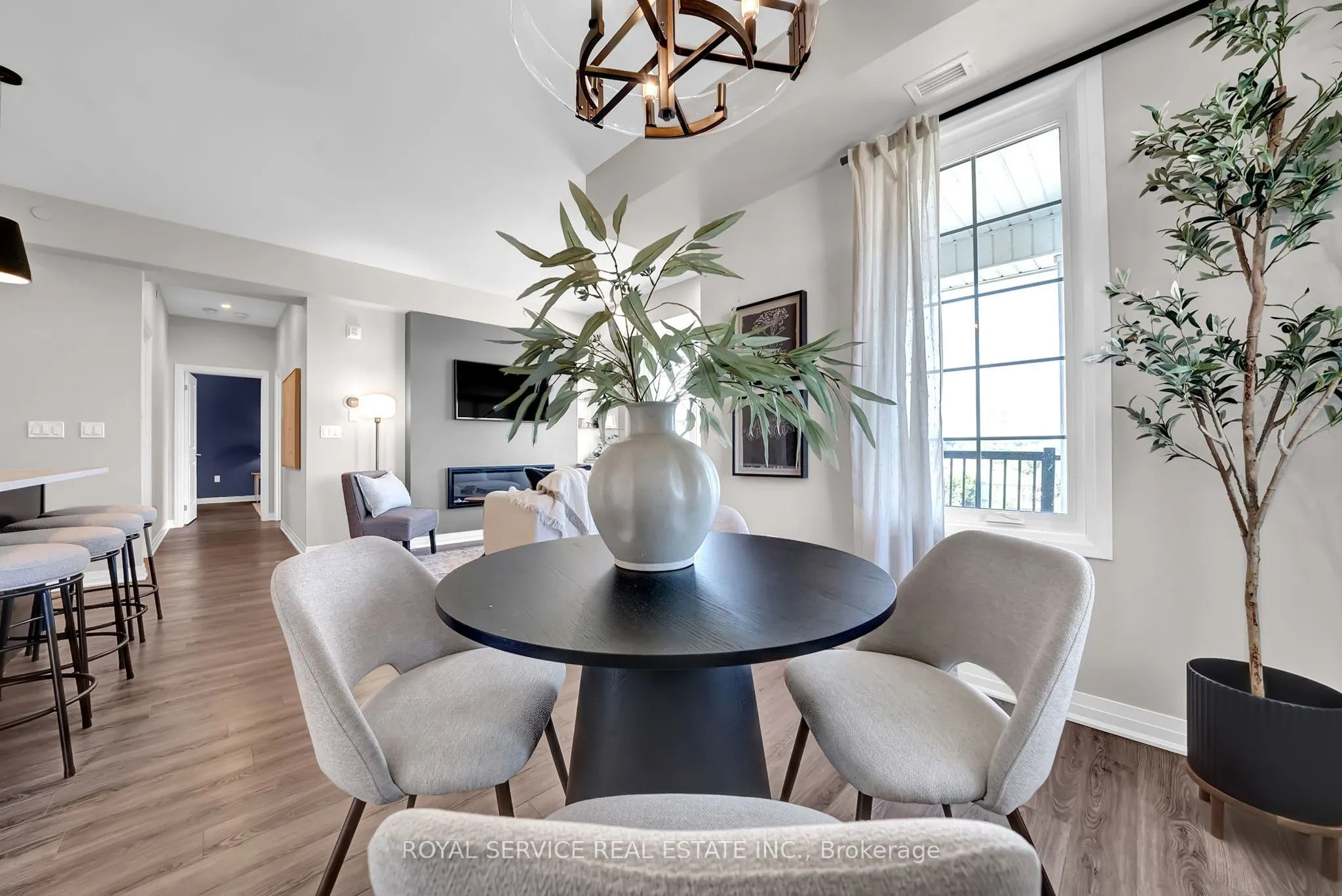 65 Shipway Avenue, #404