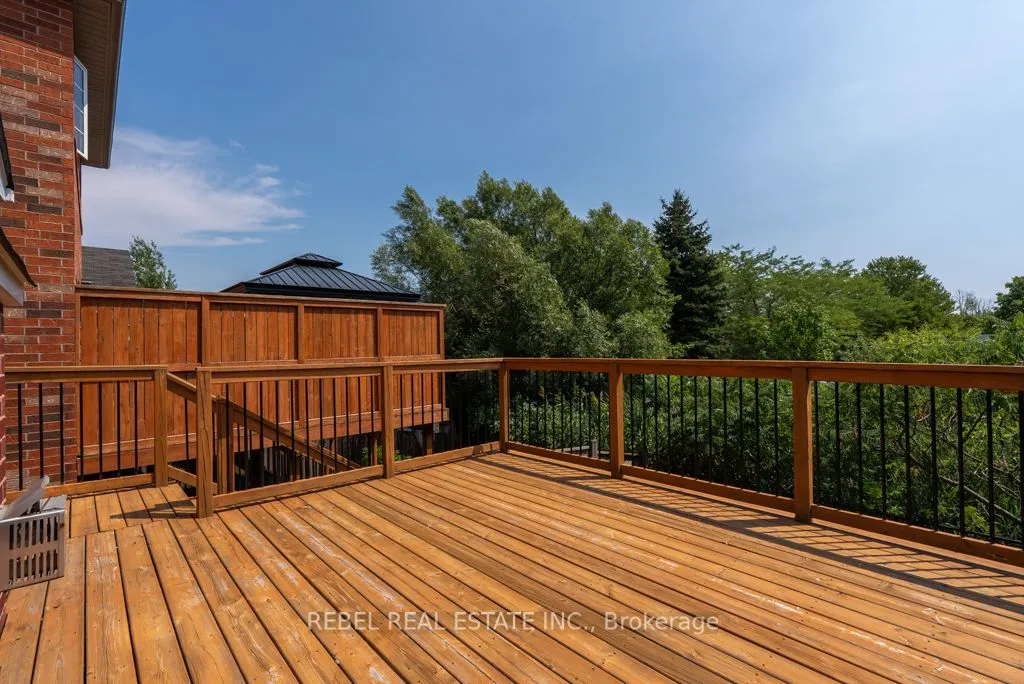 11 Angier Crescent