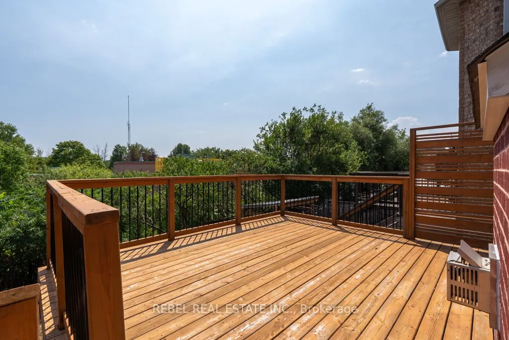 11 Angier Crescent