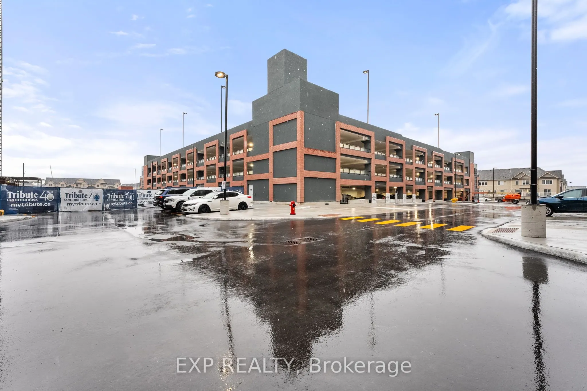 2545 Simcoe Street N, #1605