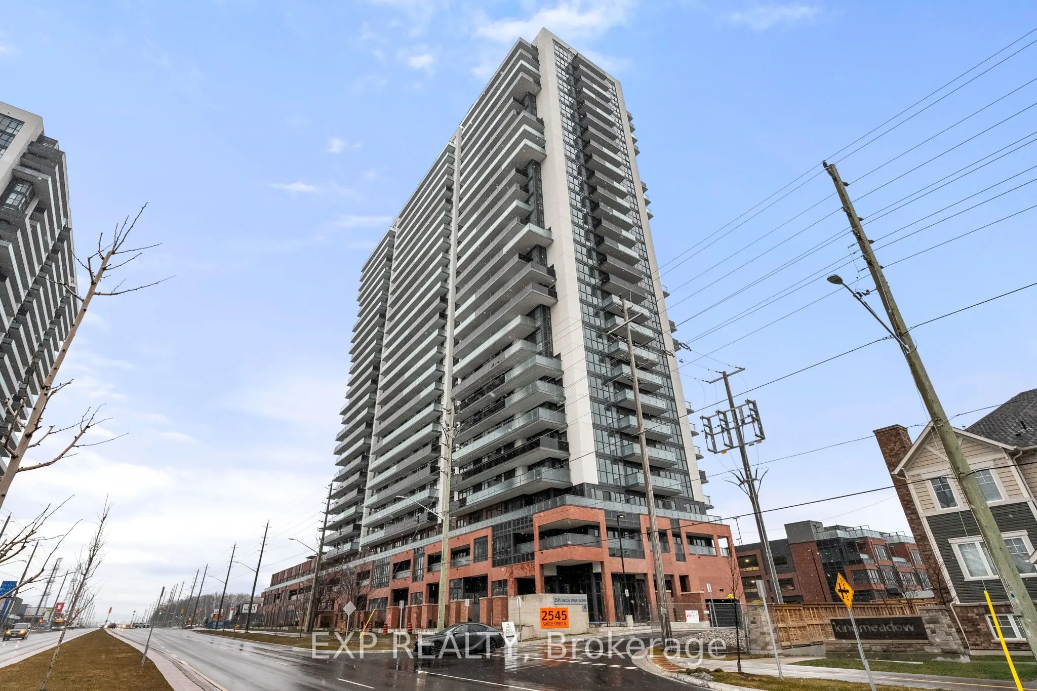 2545 Simcoe Street N, #1605
