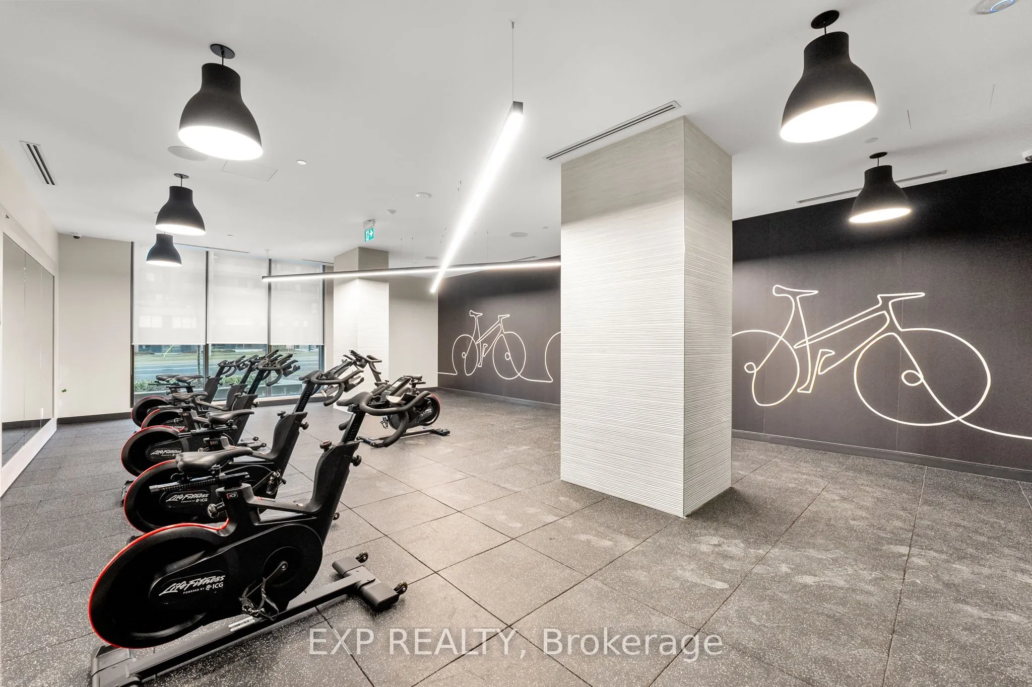 2545 Simcoe Street N, #1605