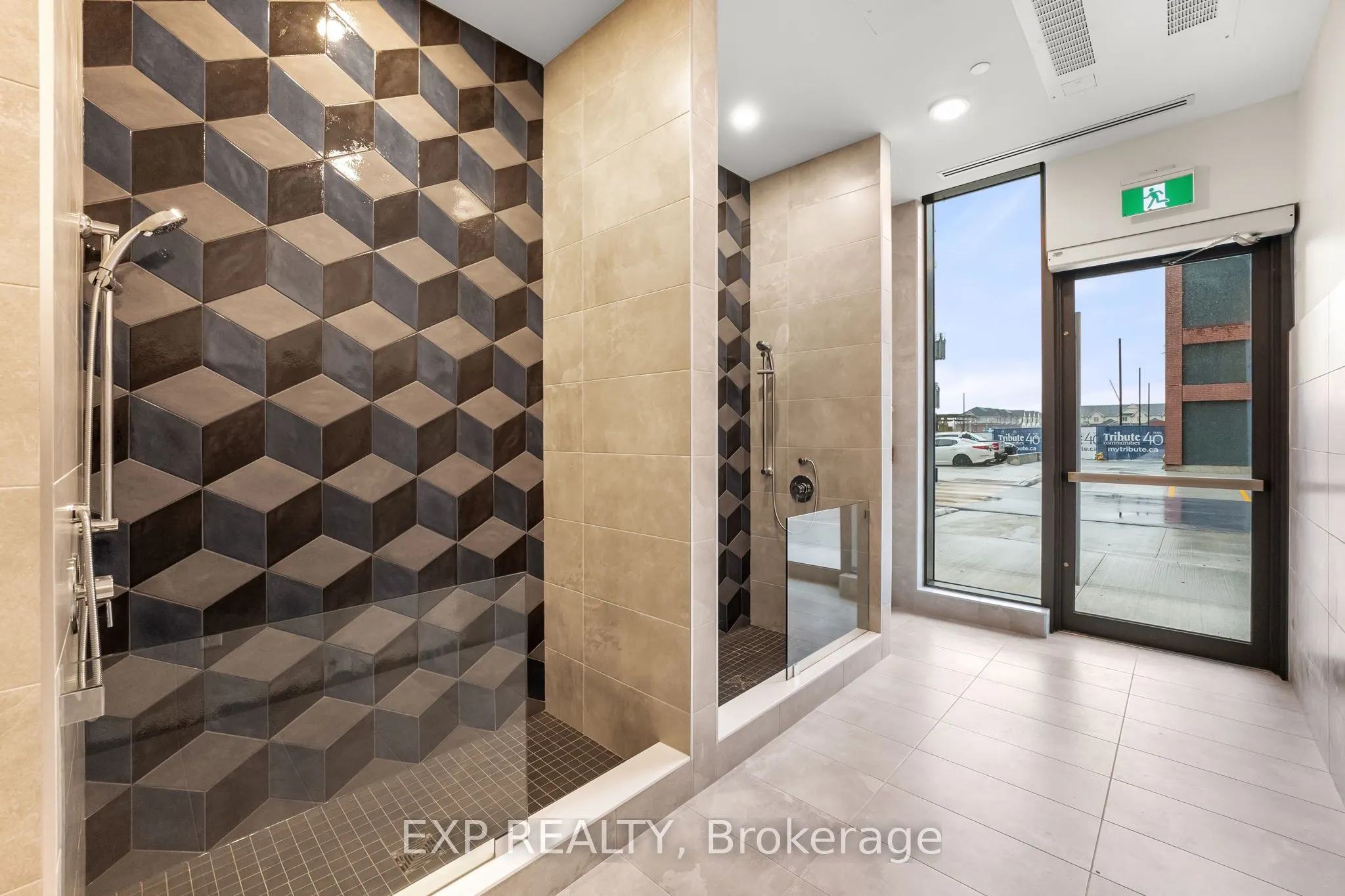 2545 Simcoe Street N, #1605