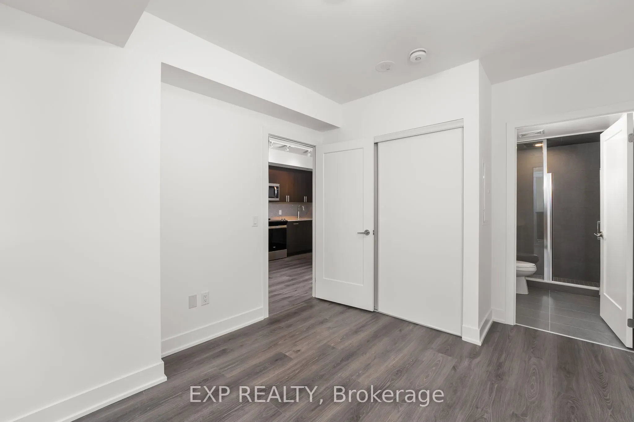 2545 Simcoe Street N, #1605