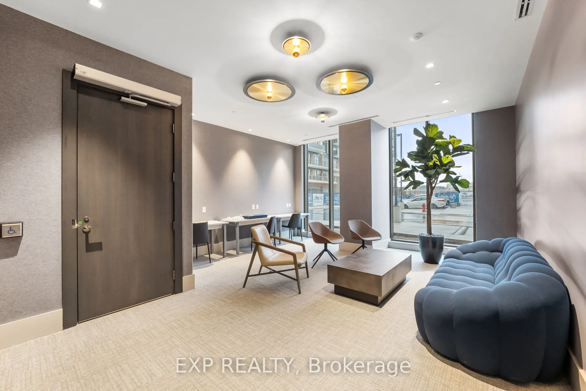 2545 Simcoe Street N, #1605