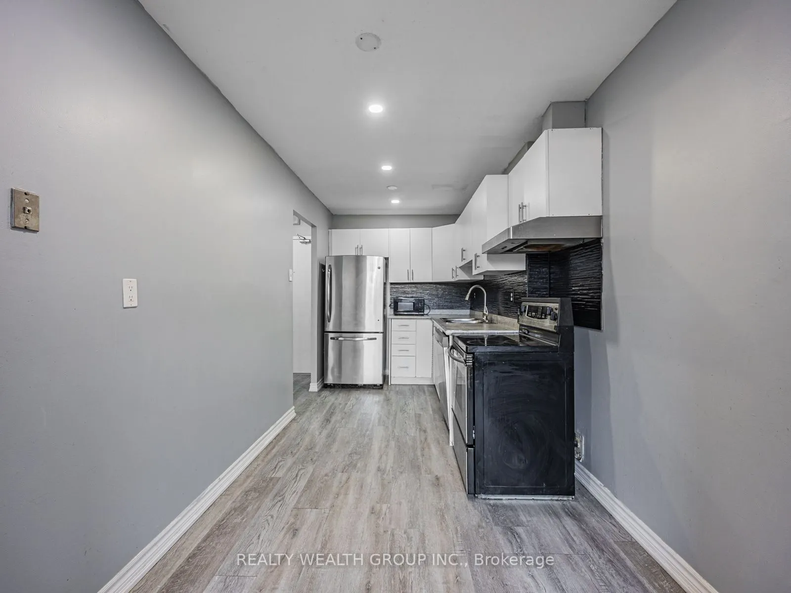 4062 Lawrence Avenue, #306