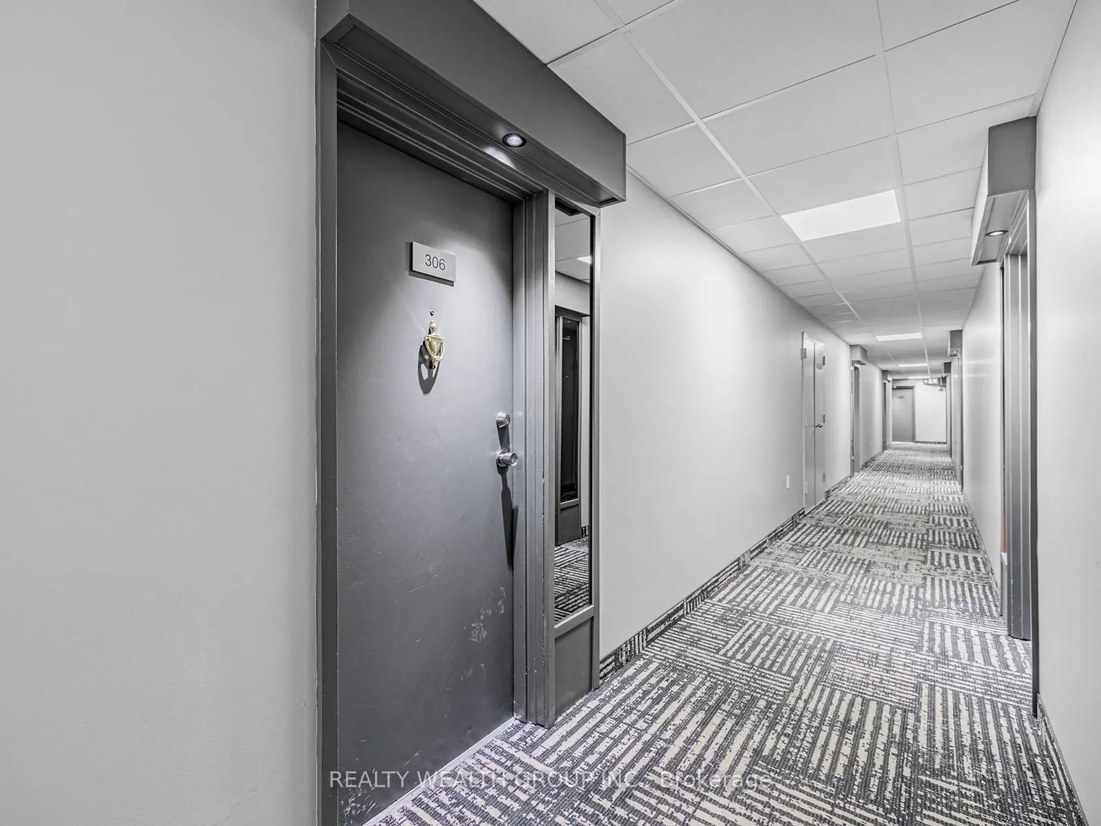 4062 Lawrence Avenue, #306