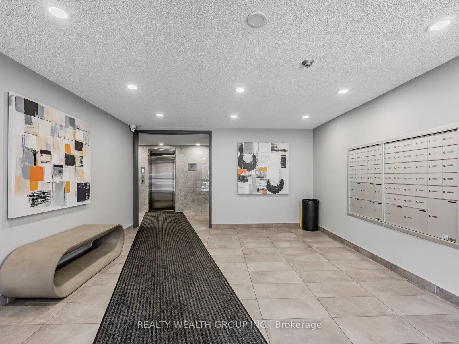 4062 Lawrence Avenue, #306
