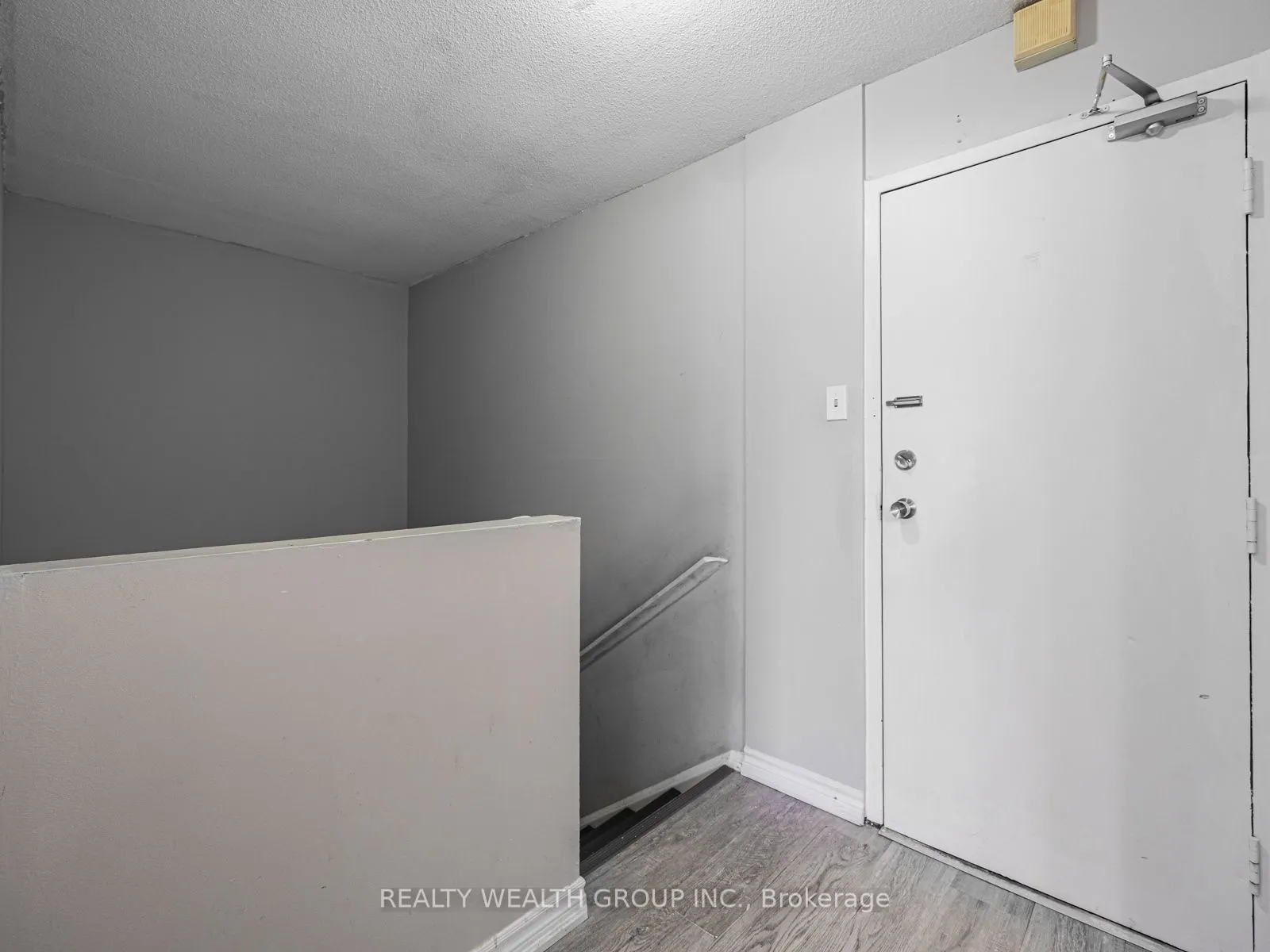 4062 Lawrence Avenue, #306