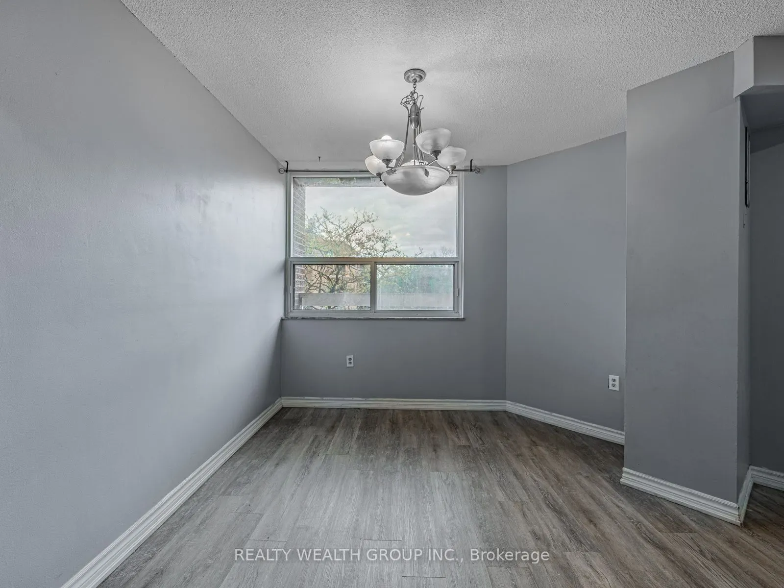 4062 Lawrence Avenue, #306