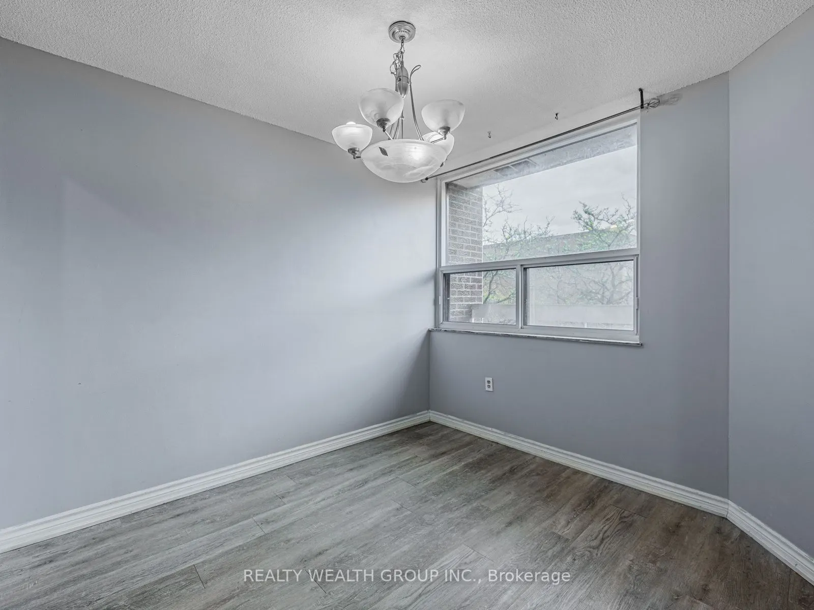 4062 Lawrence Avenue, #306