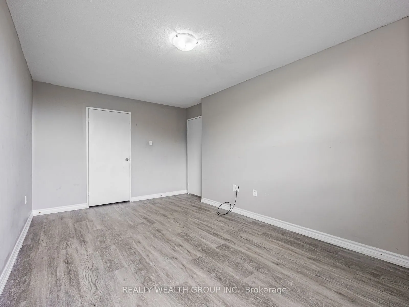 4062 Lawrence Avenue, #306