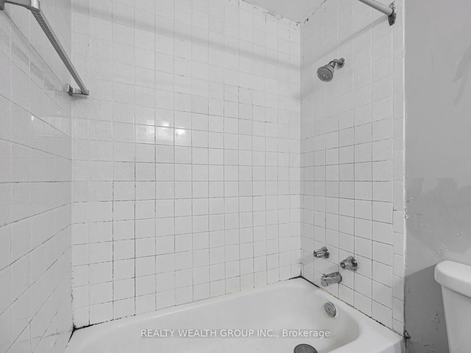 4062 Lawrence Avenue, #306