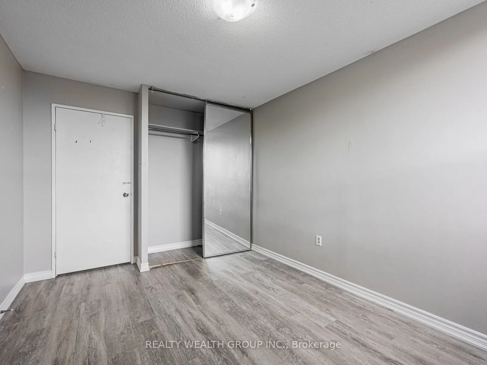 4062 Lawrence Avenue, #306