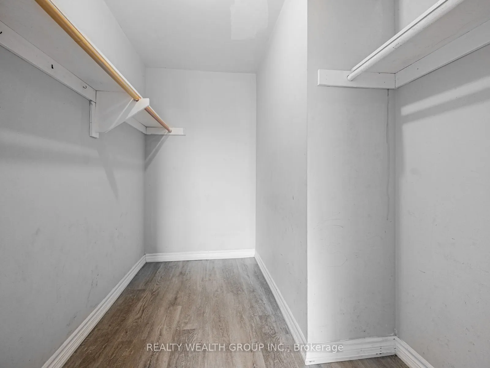 4062 Lawrence Avenue, #306