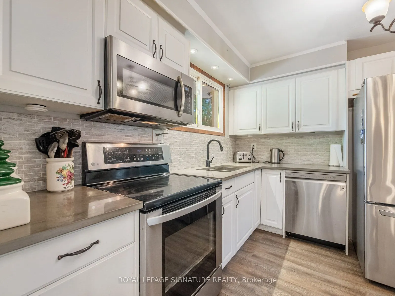 446 Bernhard Crescent