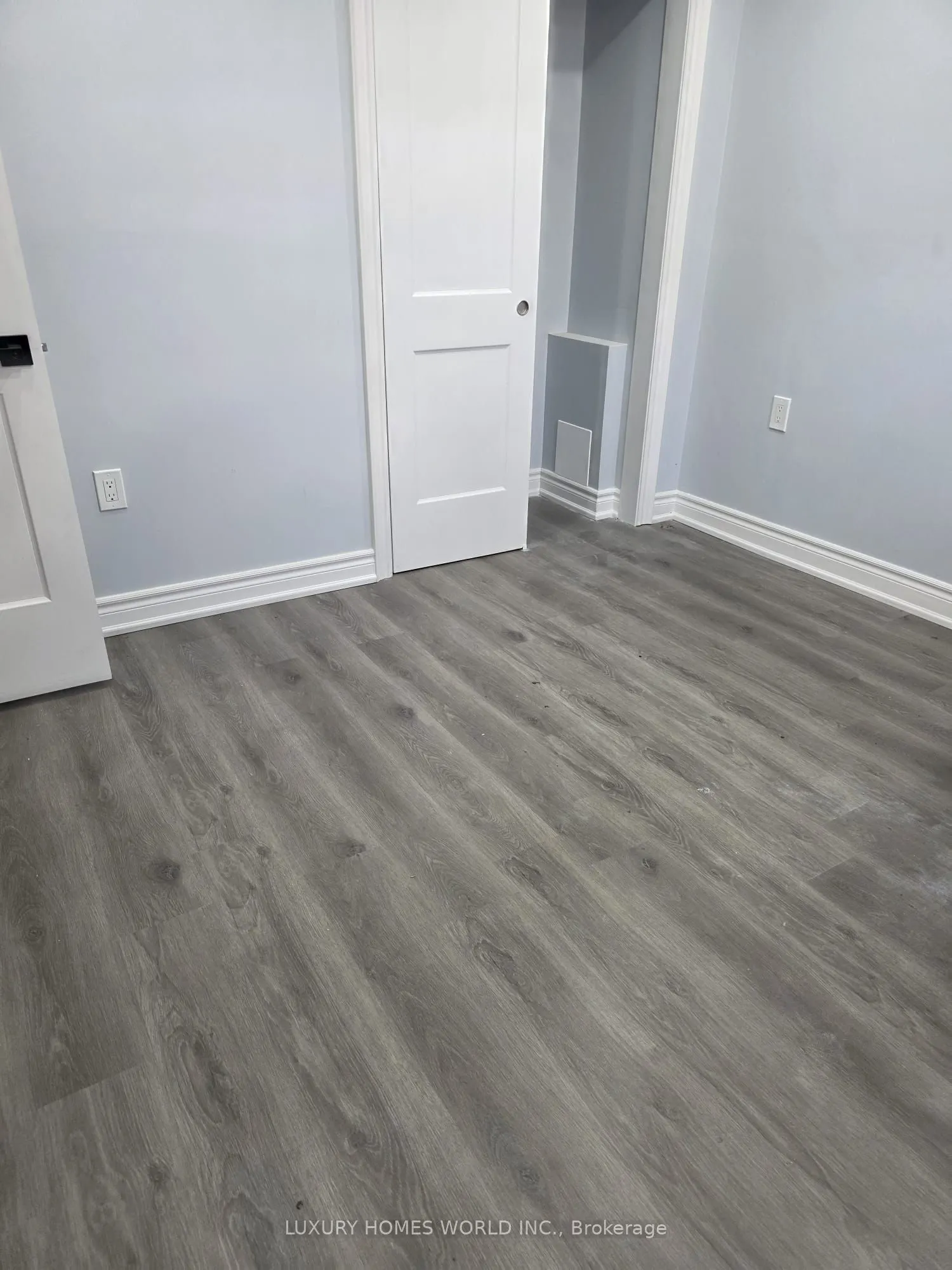 60 Alden Square
