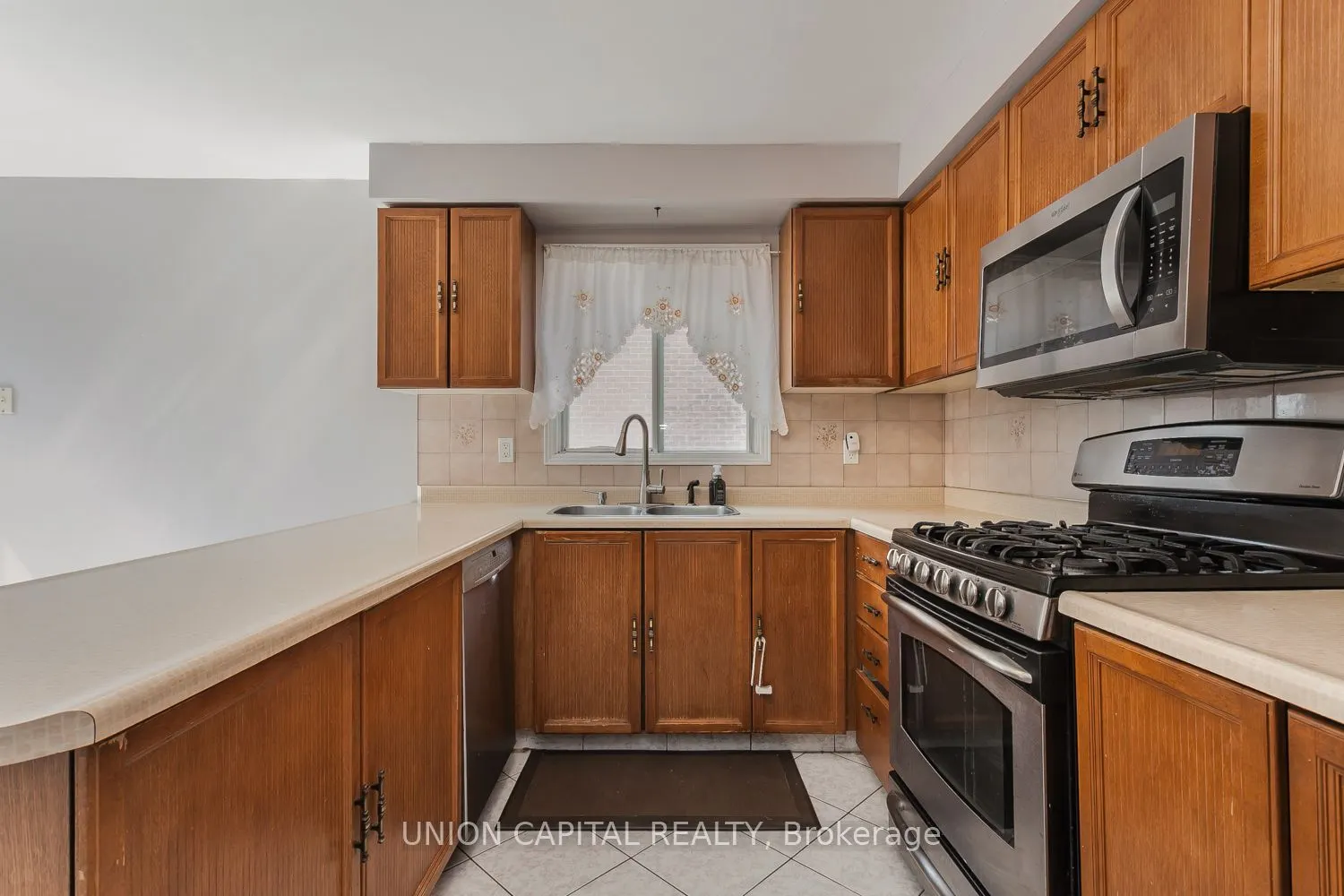 21 Horseshoe Drive