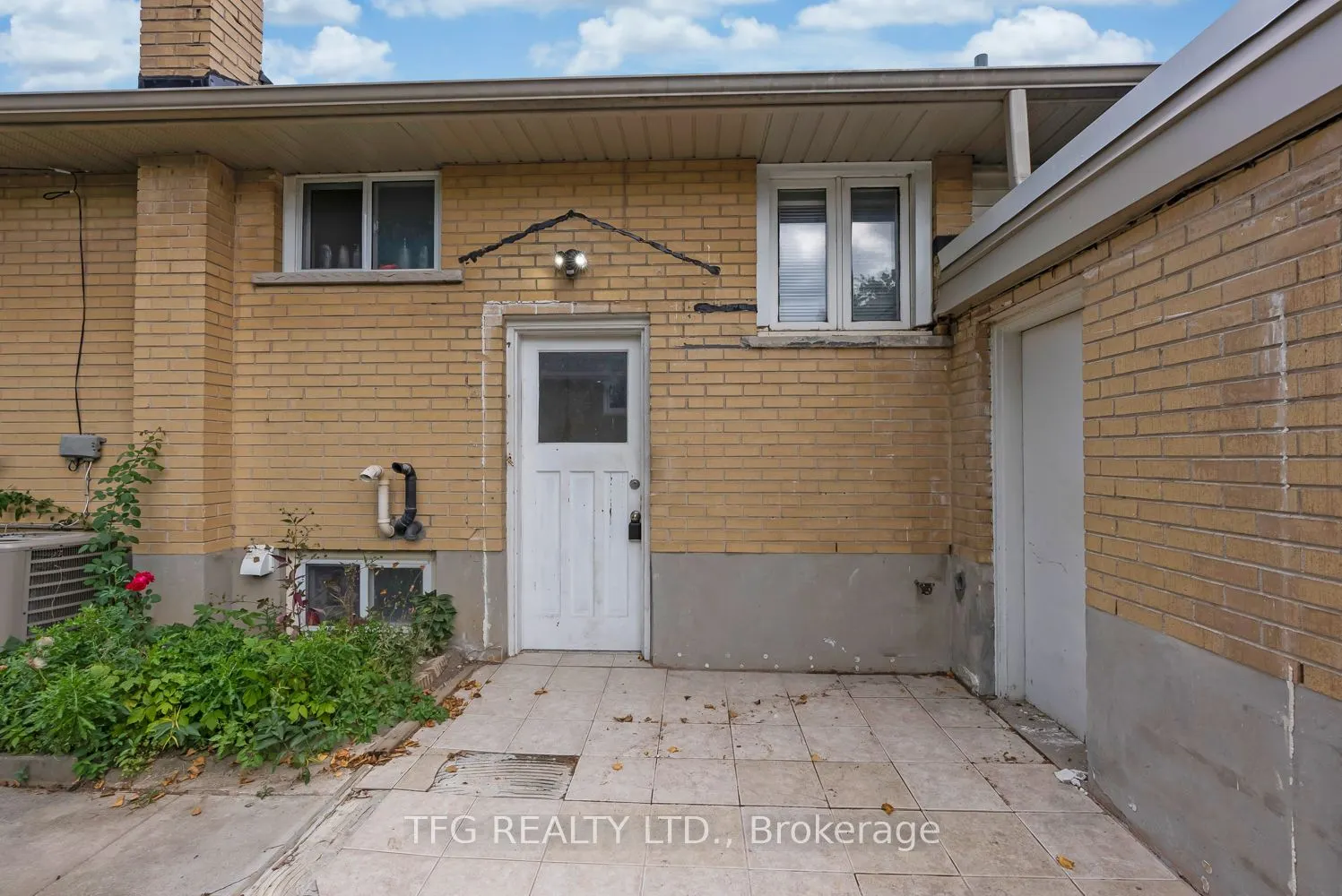 120 Bell Drive, #Lower