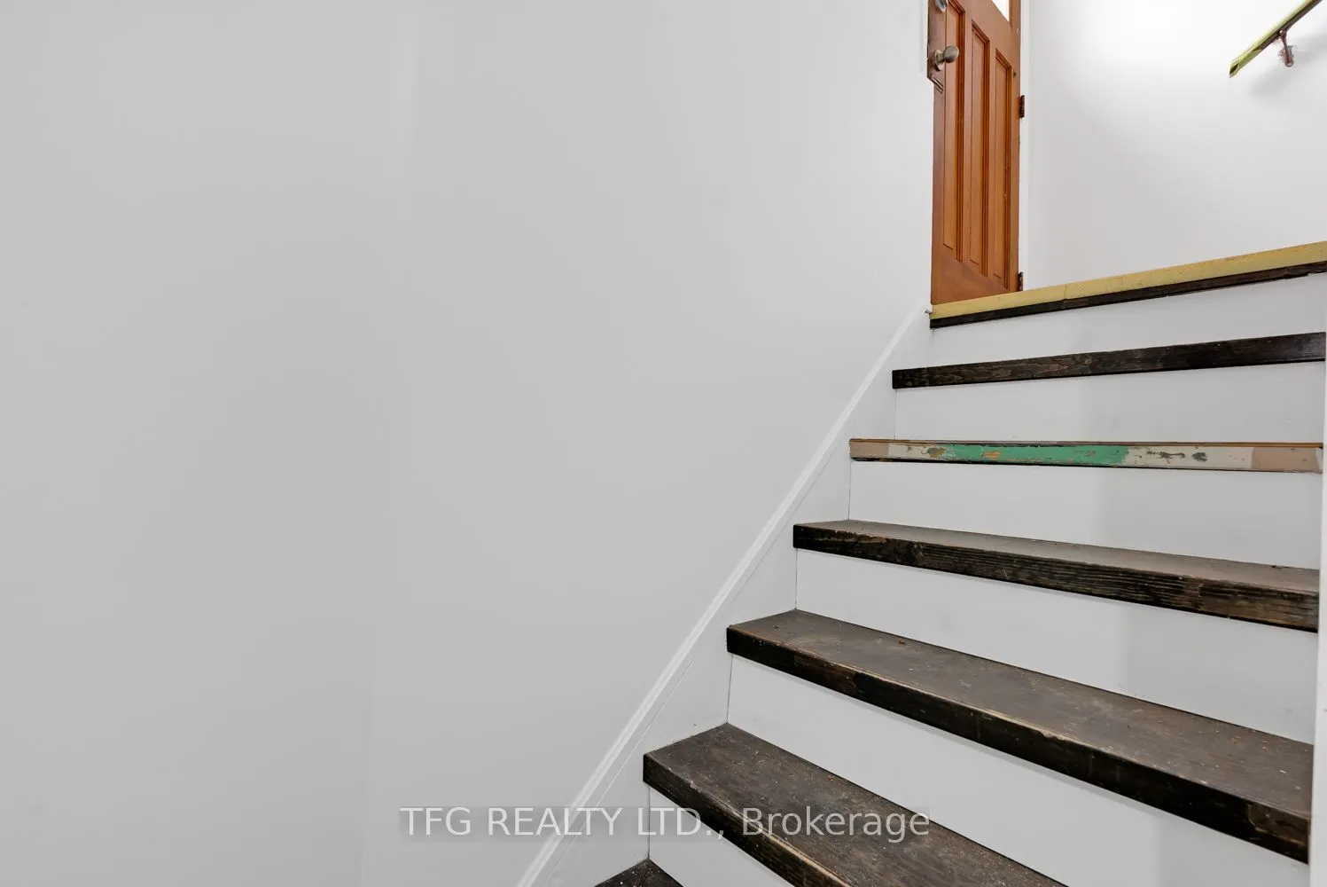 120 Bell Drive, #Lower