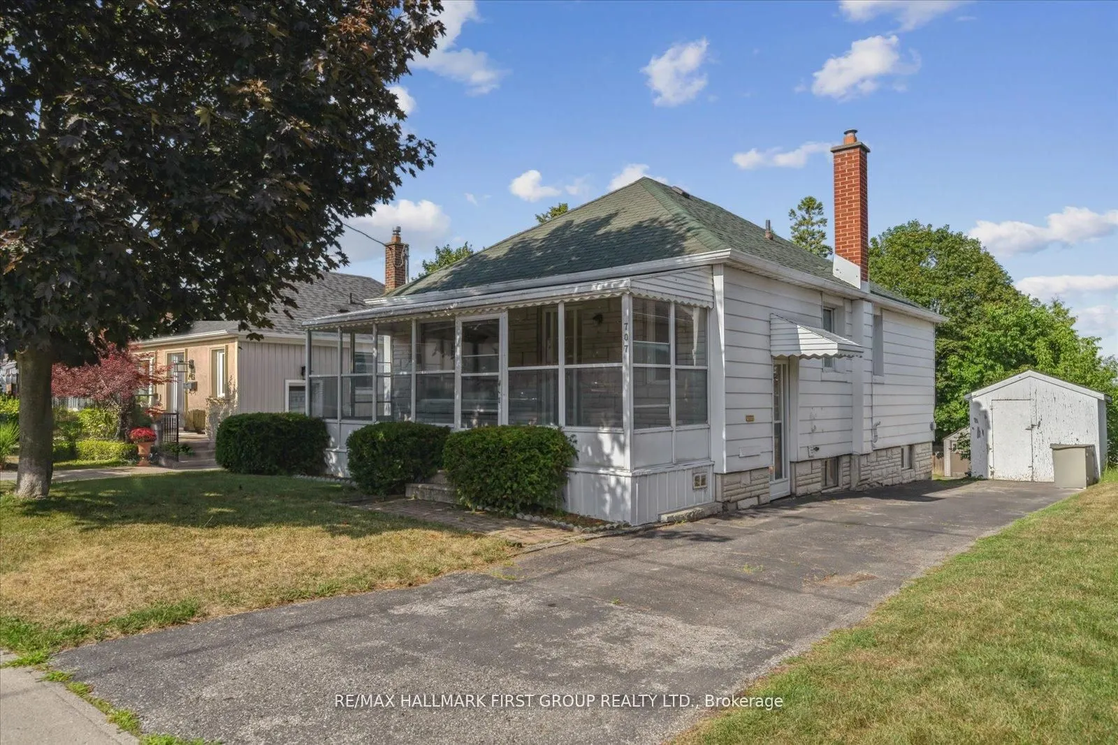 707 Athol Street
