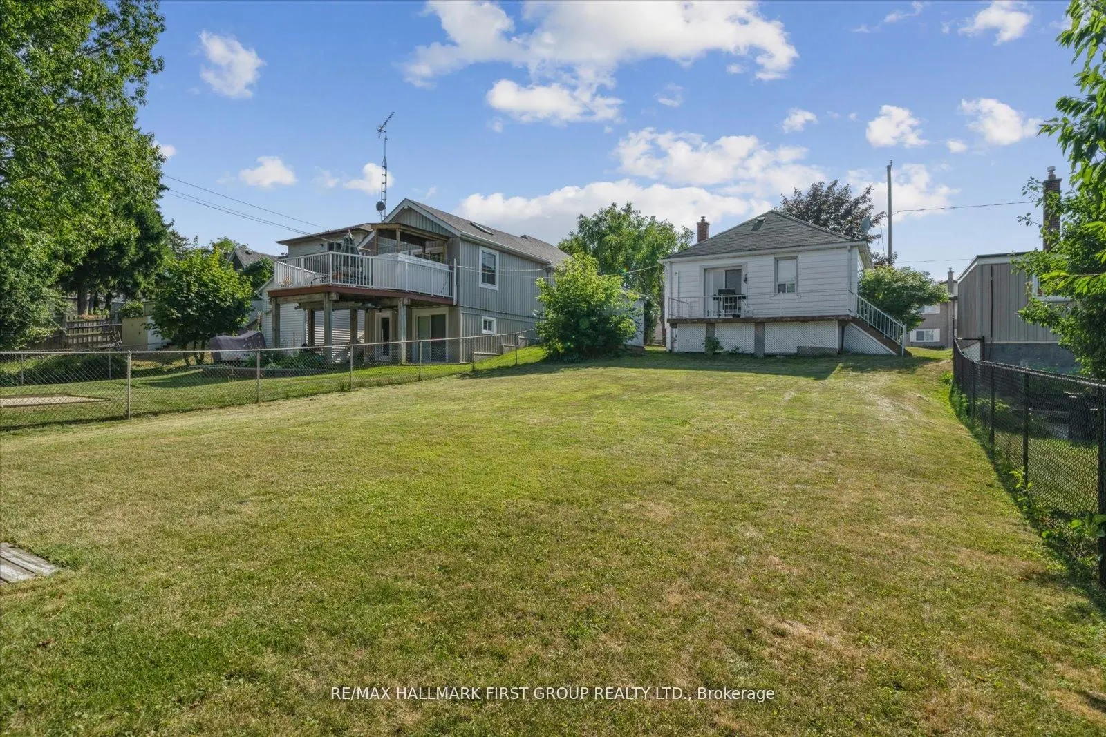 707 Athol Street