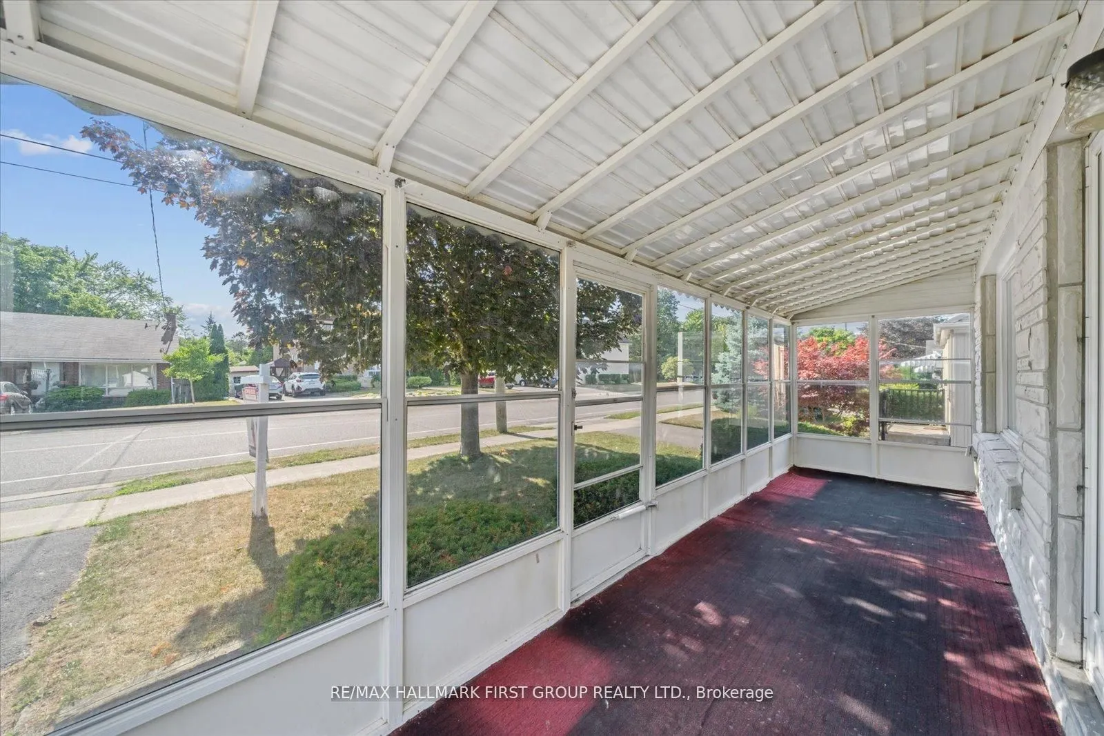 707 Athol Street