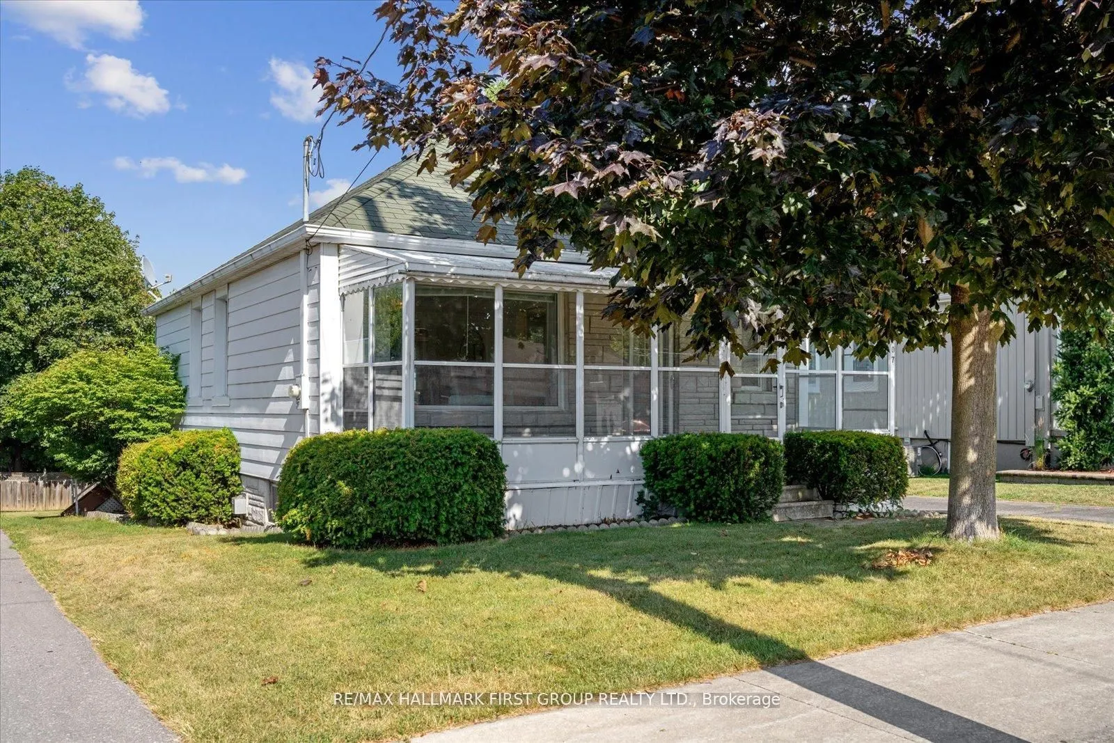 707 Athol Street